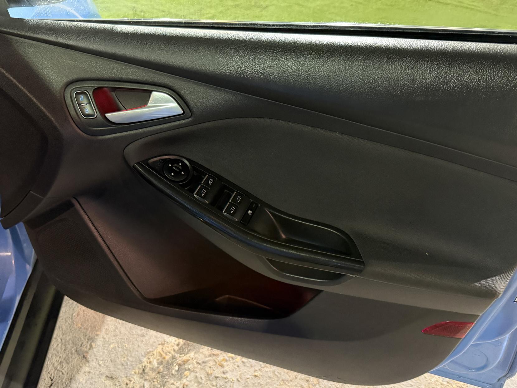 Ford Focus 1.0T EcoBoost Titanium Hatchback 5dr Petrol Manual Euro 6 (s/s) (125 ps)