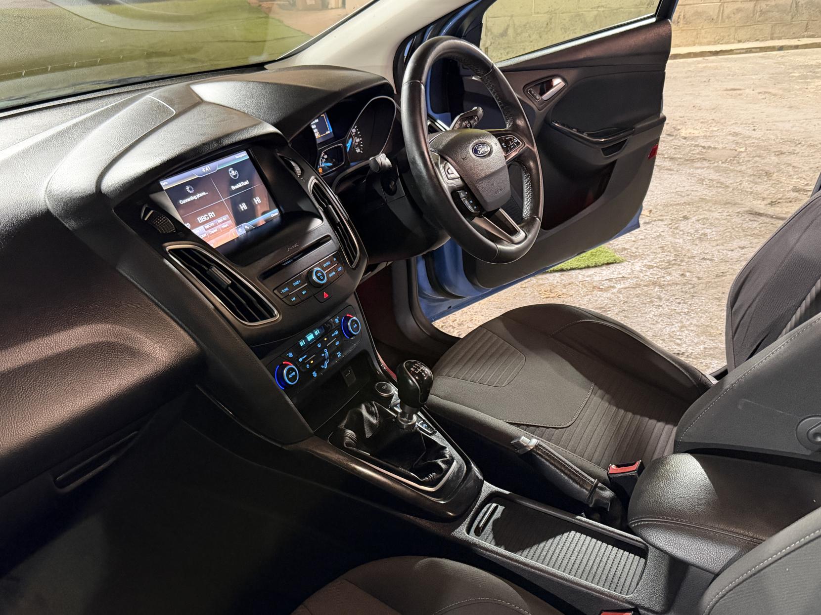 Ford Focus 1.0T EcoBoost Titanium Hatchback 5dr Petrol Manual Euro 6 (s/s) (125 ps)