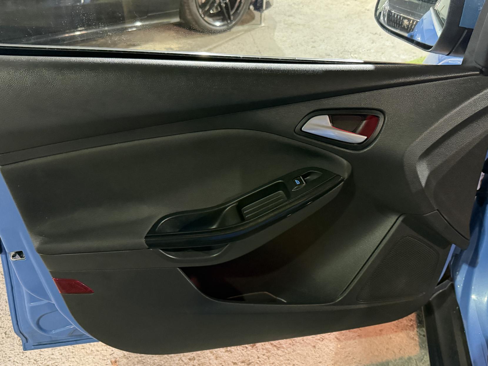 Ford Focus 1.0T EcoBoost Titanium Hatchback 5dr Petrol Manual Euro 6 (s/s) (125 ps)