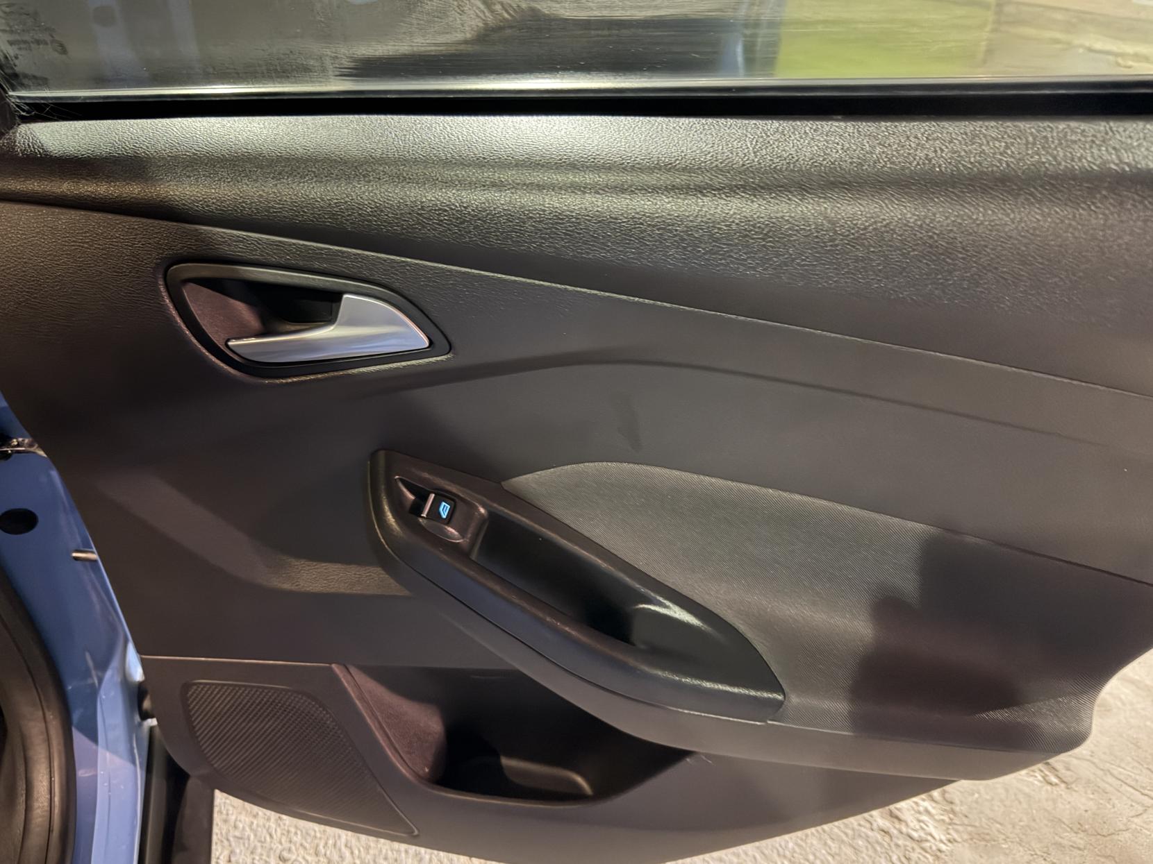 Ford Focus 1.0T EcoBoost Titanium Hatchback 5dr Petrol Manual Euro 6 (s/s) (125 ps)