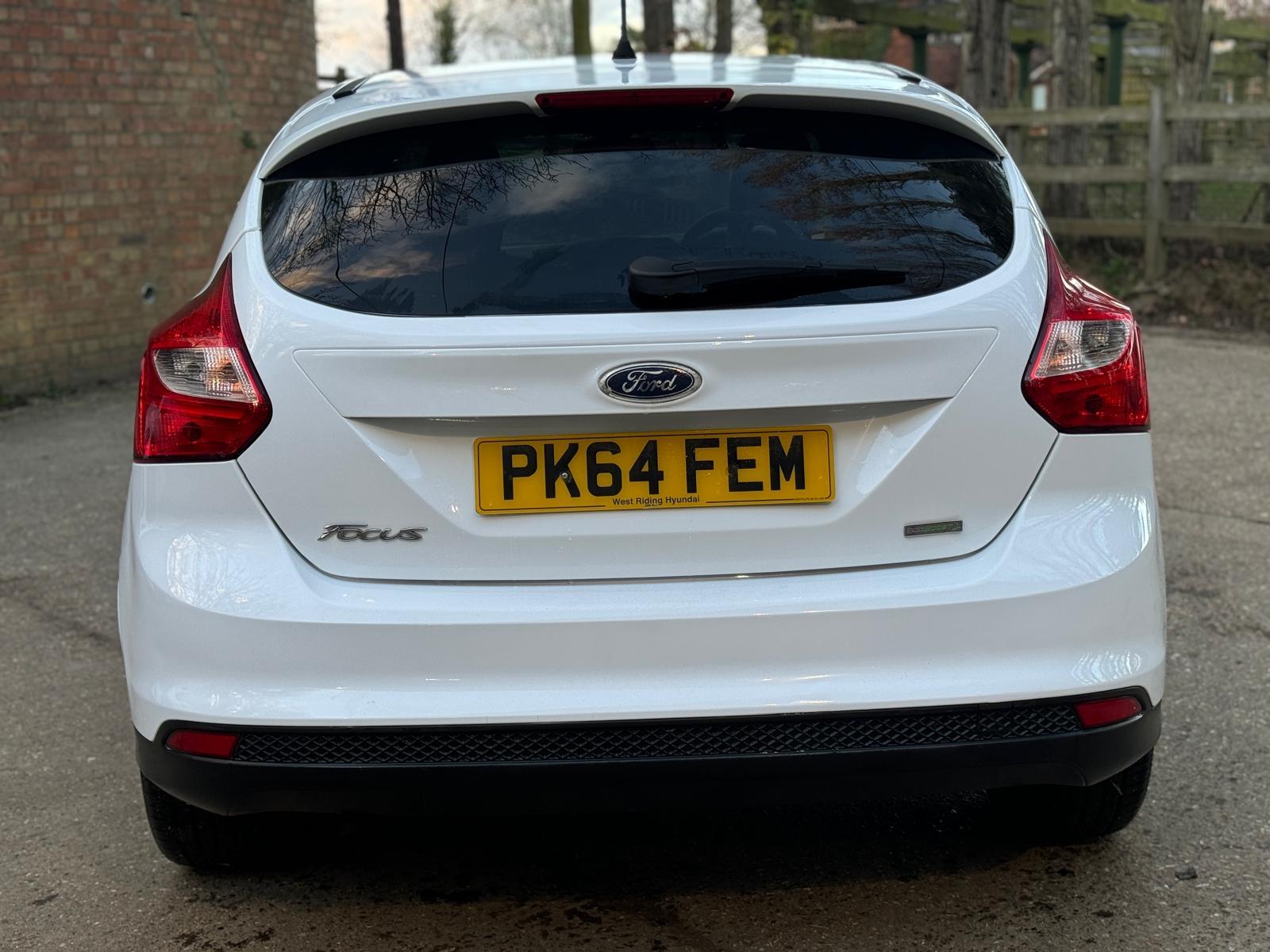 Ford Focus 1.0T EcoBoost Zetec Hatchback 5dr Petrol Manual Euro 5 (s/s) (100 ps)