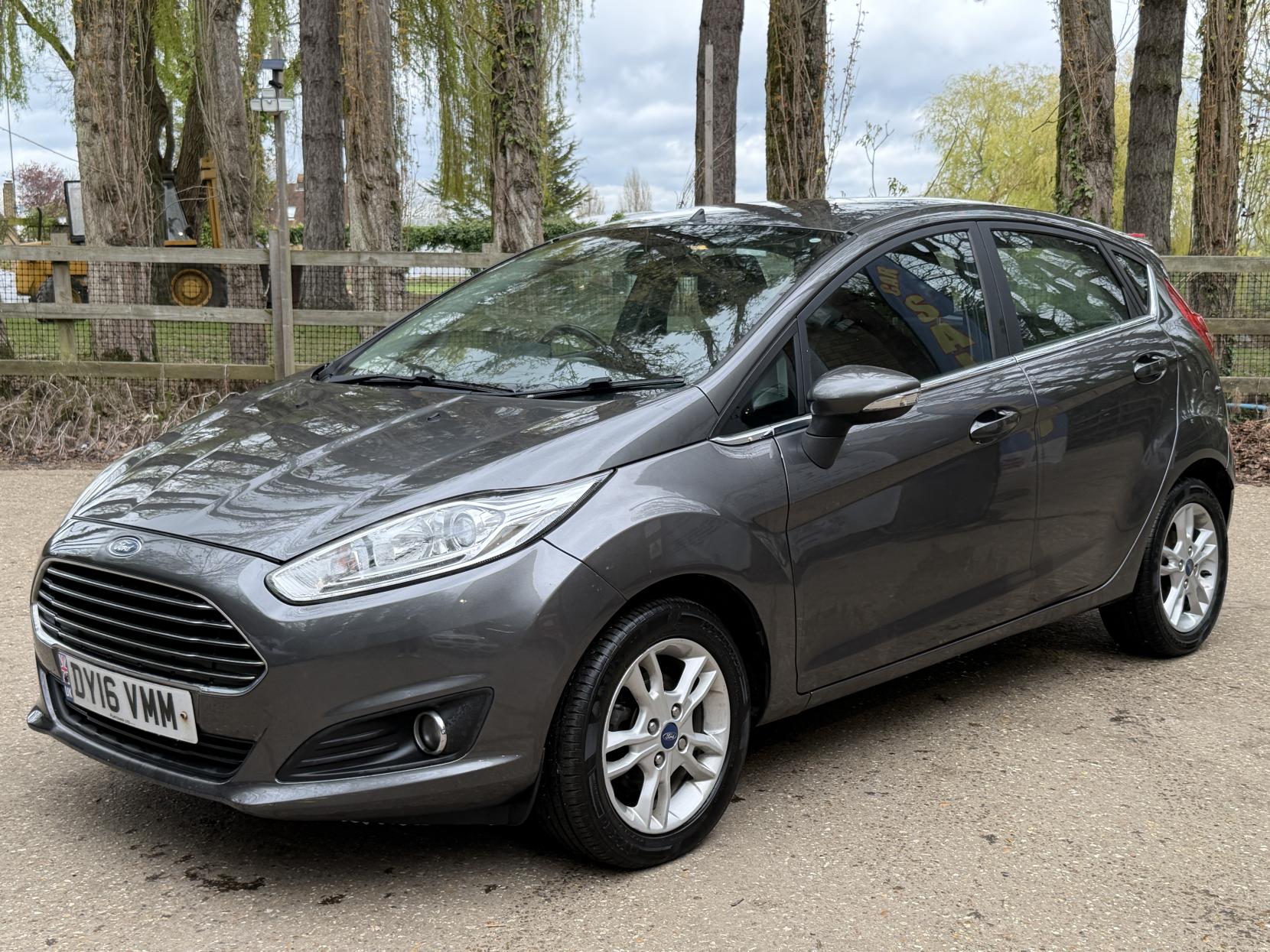 Ford Fiesta 1.0T EcoBoost Zetec Hatchback 5dr Petrol Manual Euro 6 (s/s) (100 ps)