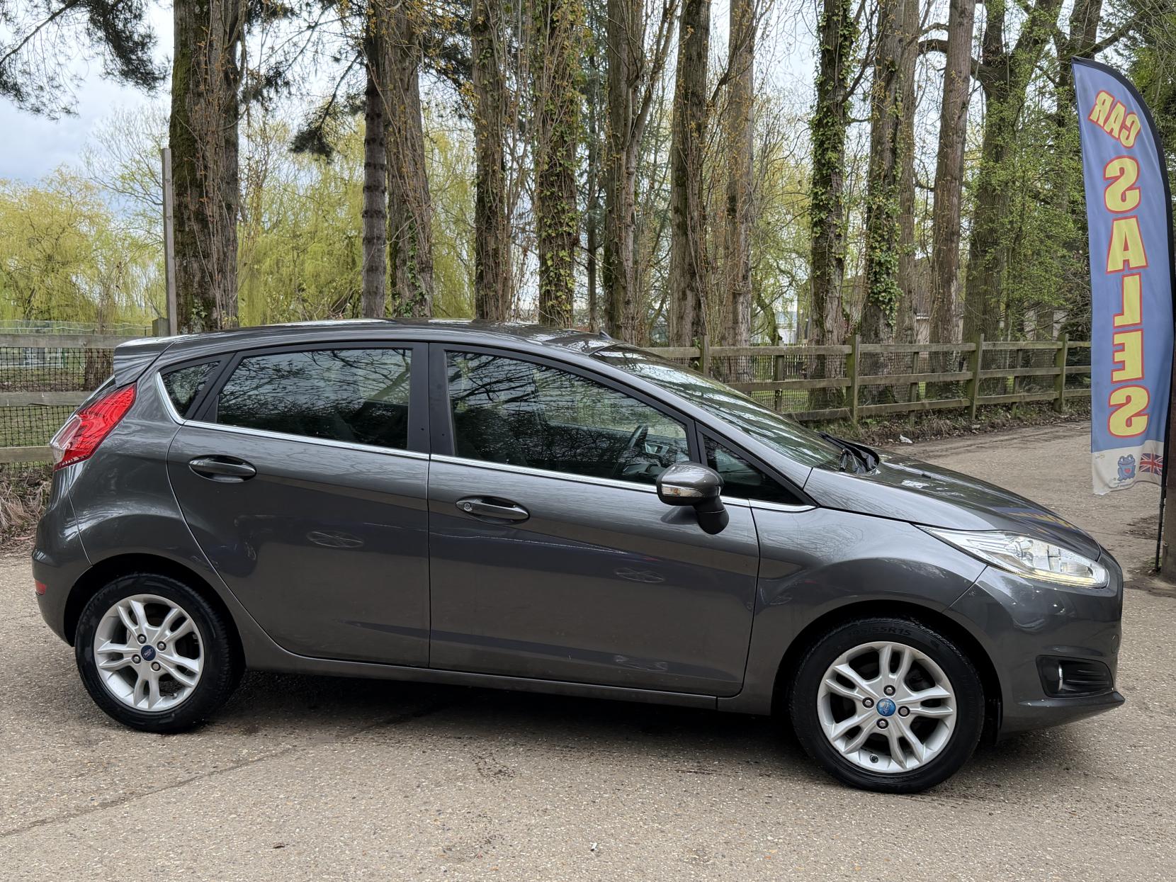 Ford Fiesta 1.0T EcoBoost Zetec Hatchback 5dr Petrol Manual Euro 6 (s/s) (100 ps)