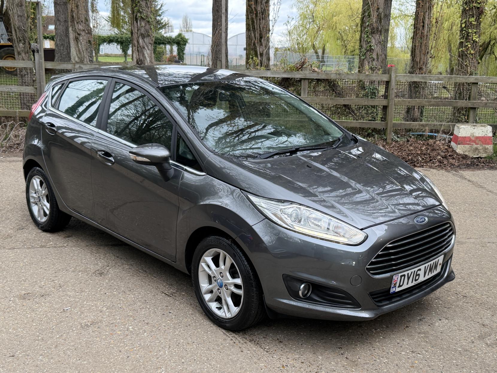 Ford Fiesta 1.0T EcoBoost Zetec Hatchback 5dr Petrol Manual Euro 6 (s/s) (100 ps)