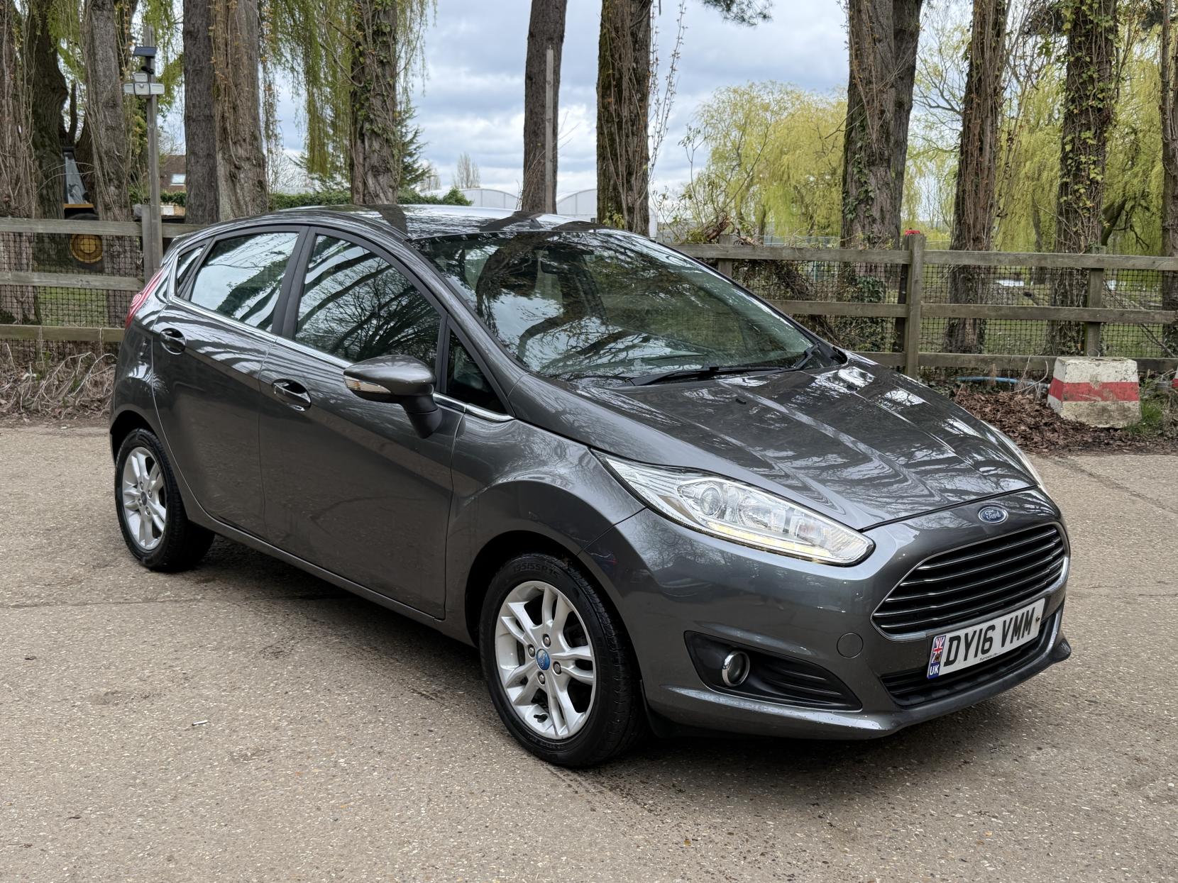 Ford Fiesta 1.0T EcoBoost Zetec Hatchback 5dr Petrol Manual Euro 6 (s/s) (100 ps)