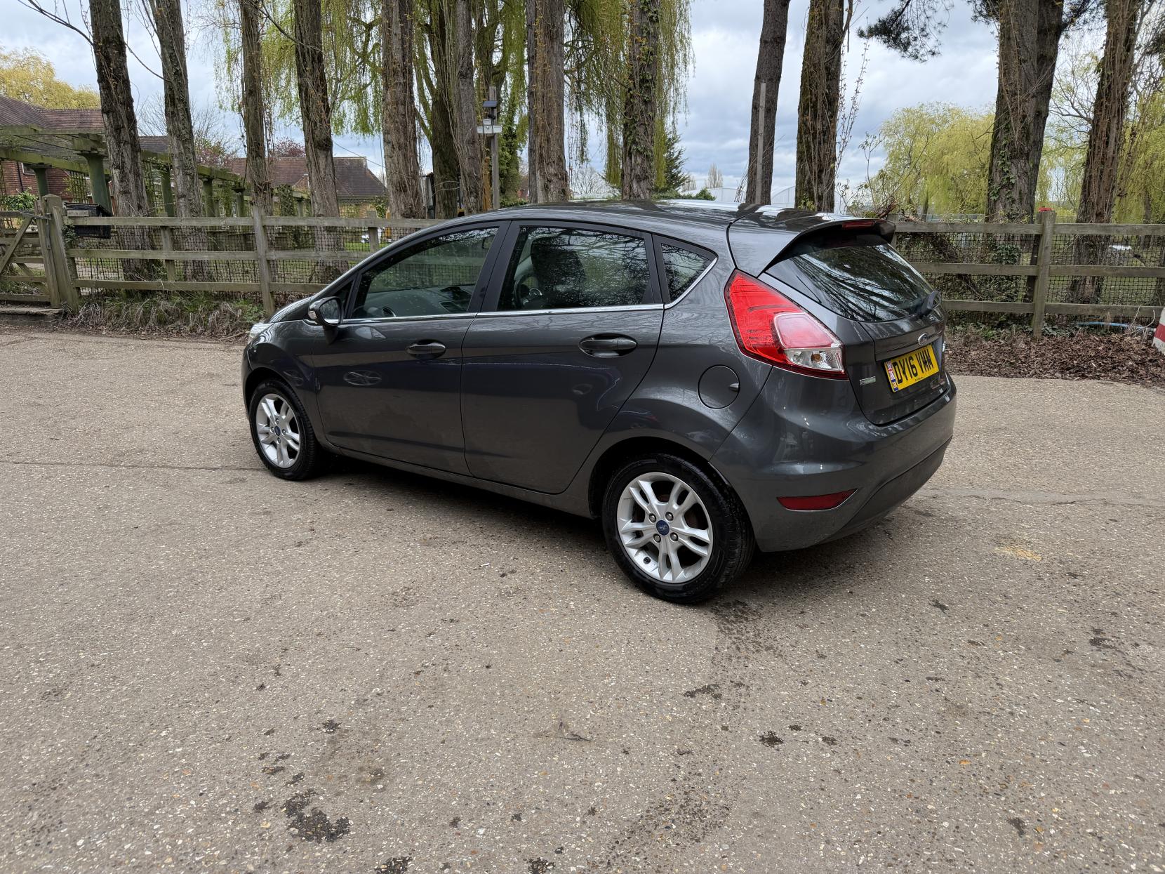 Ford Fiesta 1.0T EcoBoost Zetec Hatchback 5dr Petrol Manual Euro 6 (s/s) (100 ps)