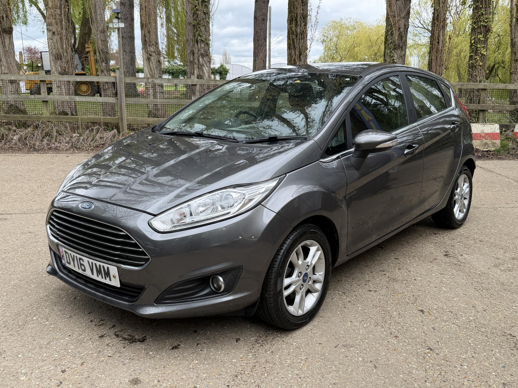 Ford Fiesta 1.0T EcoBoost Zetec Hatchback 5dr Petrol Manual Euro 6 (s/s) (100 ps)