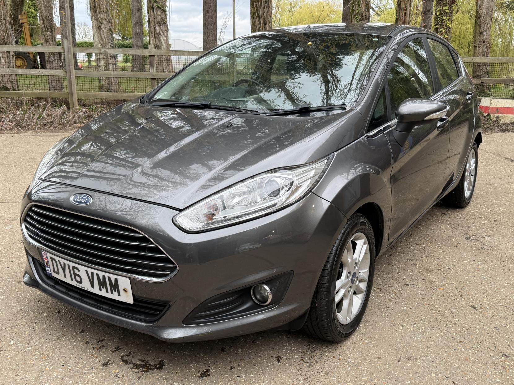 Ford Fiesta 1.0T EcoBoost Zetec Hatchback 5dr Petrol Manual Euro 6 (s/s) (100 ps)