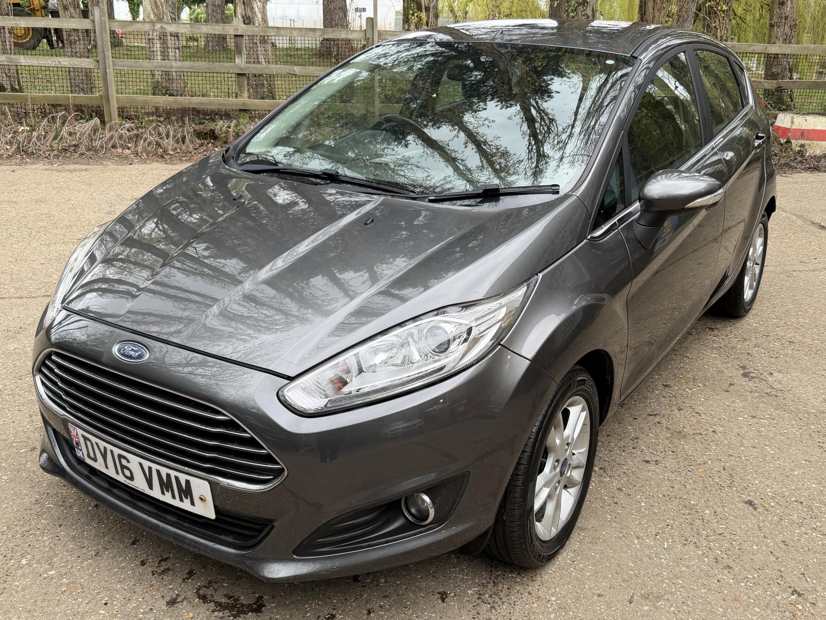 Ford Fiesta 1.0T EcoBoost Zetec Hatchback 5dr Petrol Manual Euro 6 (s/s) (100 ps)