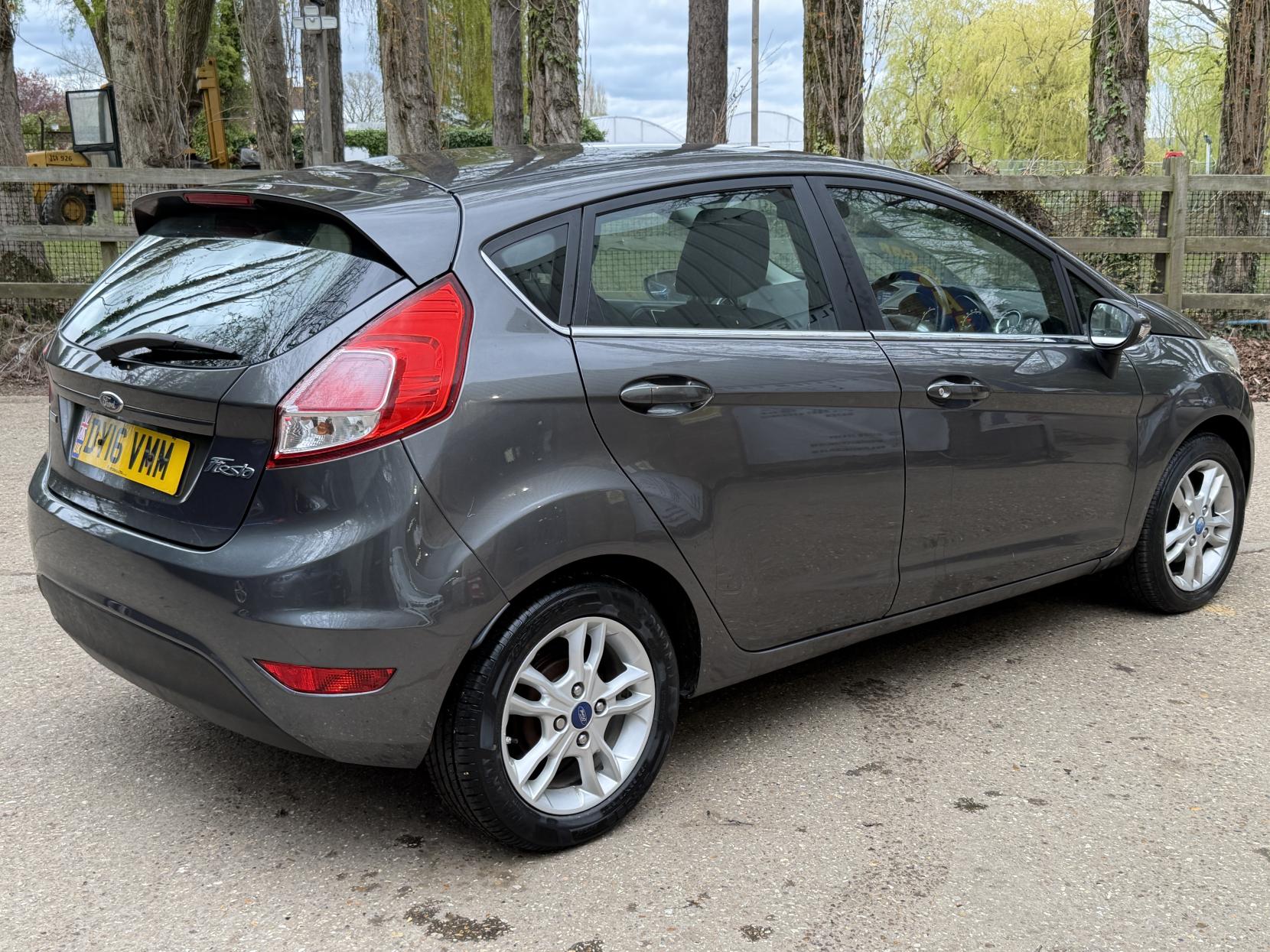Ford Fiesta 1.0T EcoBoost Zetec Hatchback 5dr Petrol Manual Euro 6 (s/s) (100 ps)