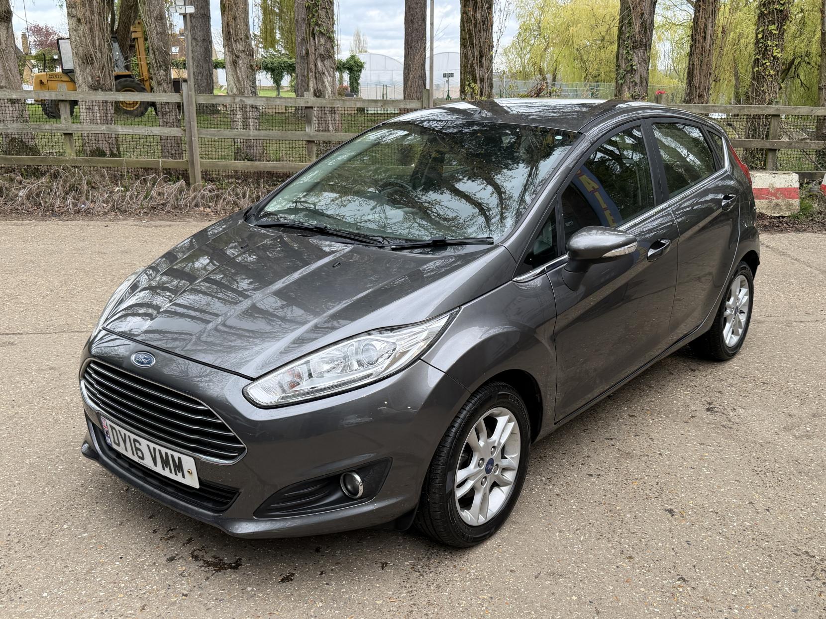 Ford Fiesta 1.0T EcoBoost Zetec Hatchback 5dr Petrol Manual Euro 6 (s/s) (100 ps)