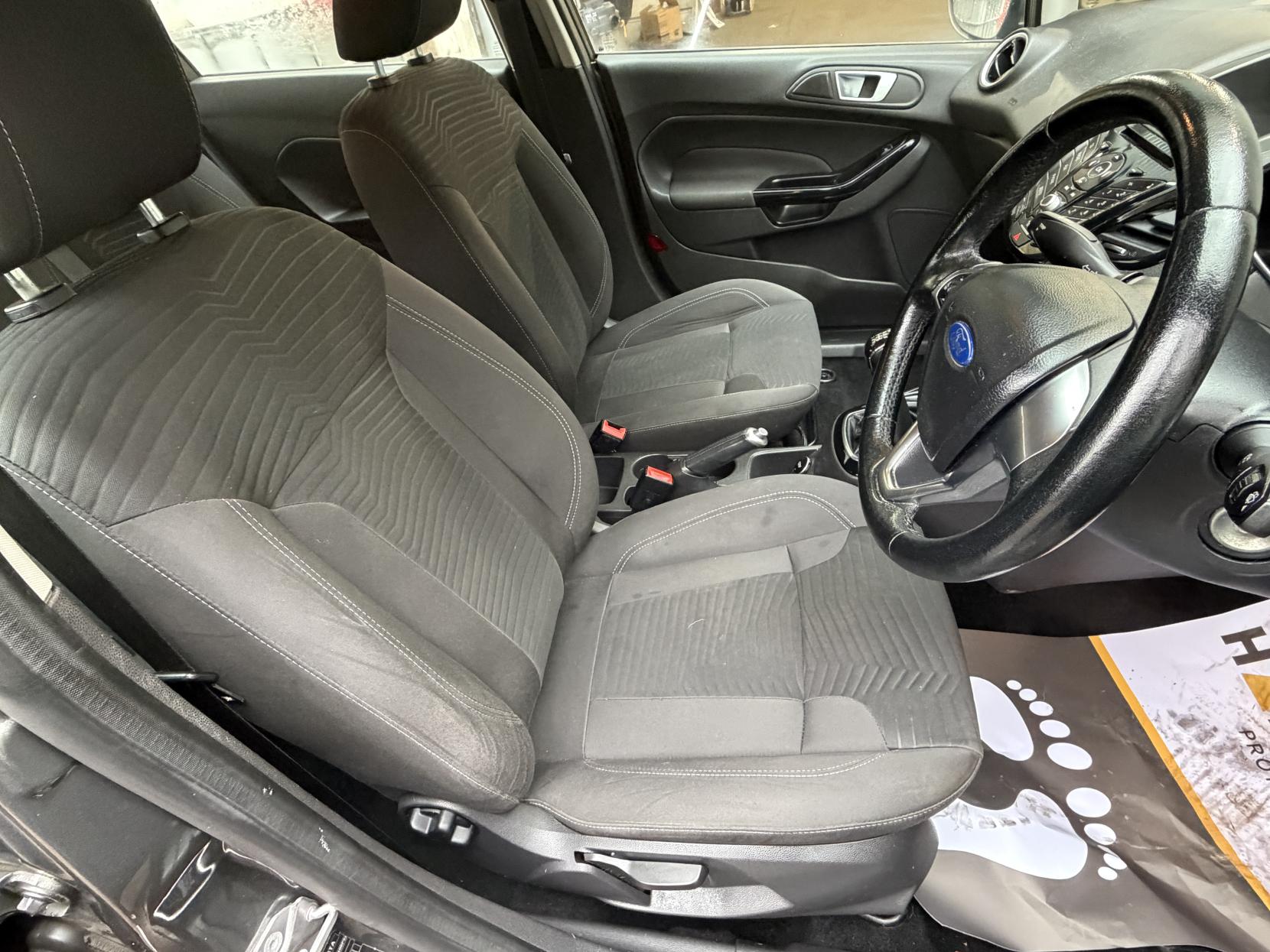 Ford Fiesta 1.0T EcoBoost Zetec Hatchback 5dr Petrol Manual Euro 6 (s/s) (100 ps)