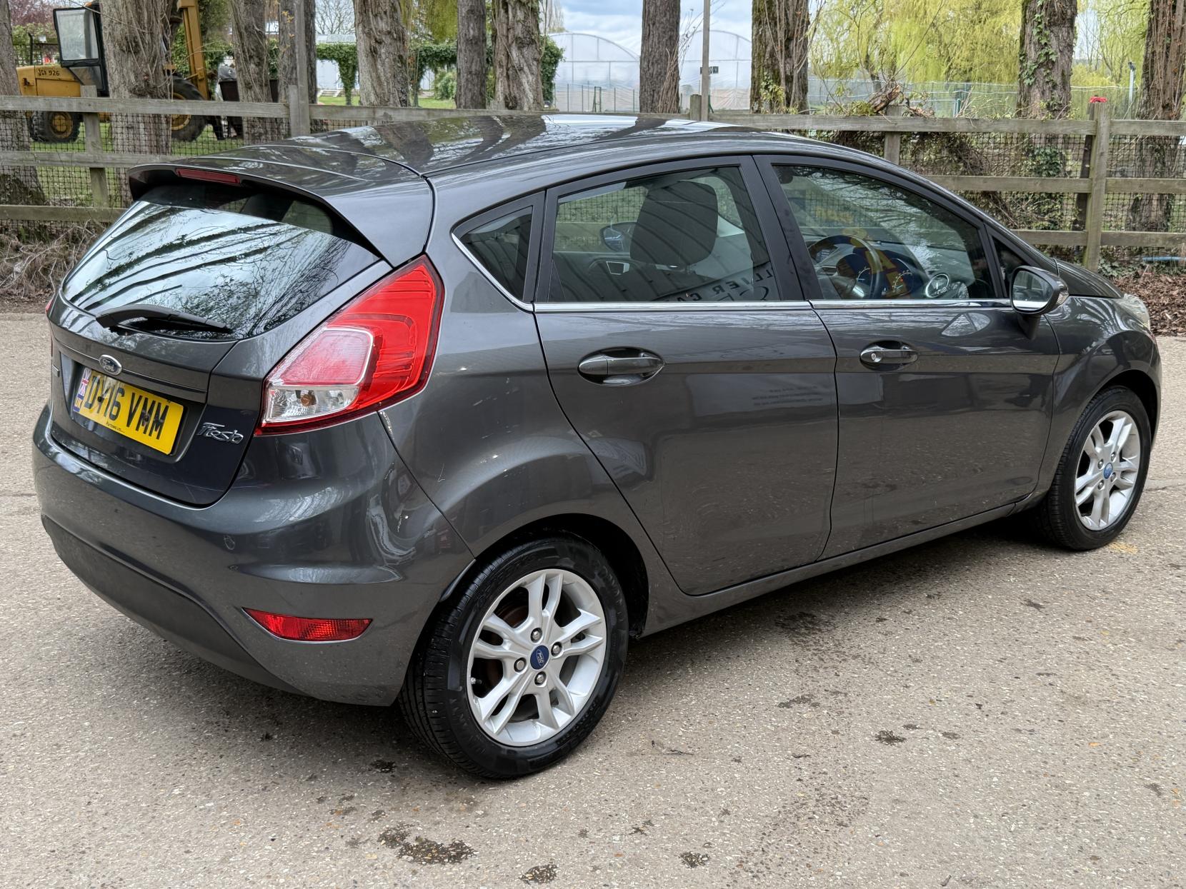 Ford Fiesta 1.0T EcoBoost Zetec Hatchback 5dr Petrol Manual Euro 6 (s/s) (100 ps)