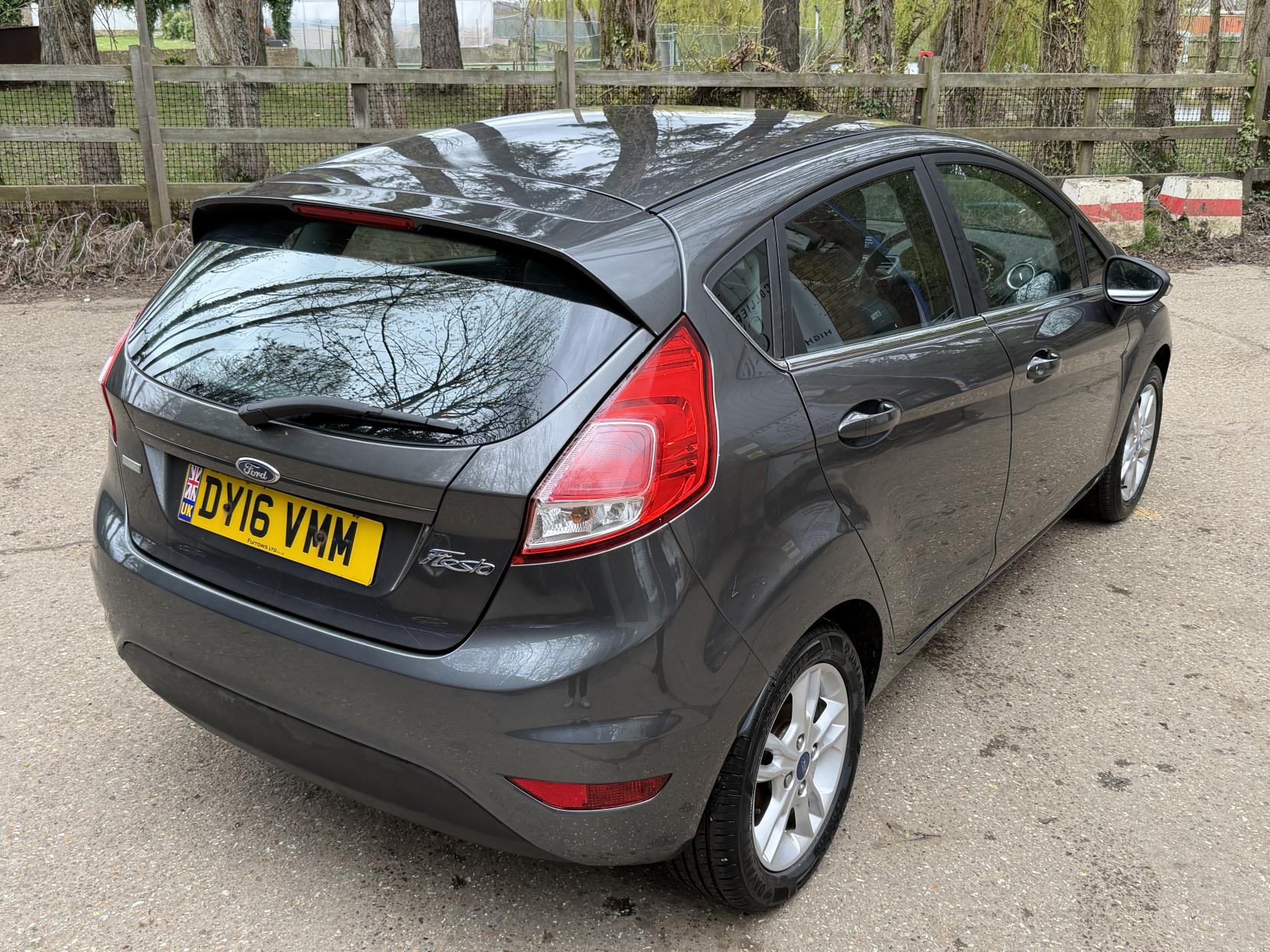 Ford Fiesta 1.0T EcoBoost Zetec Hatchback 5dr Petrol Manual Euro 6 (s/s) (100 ps)