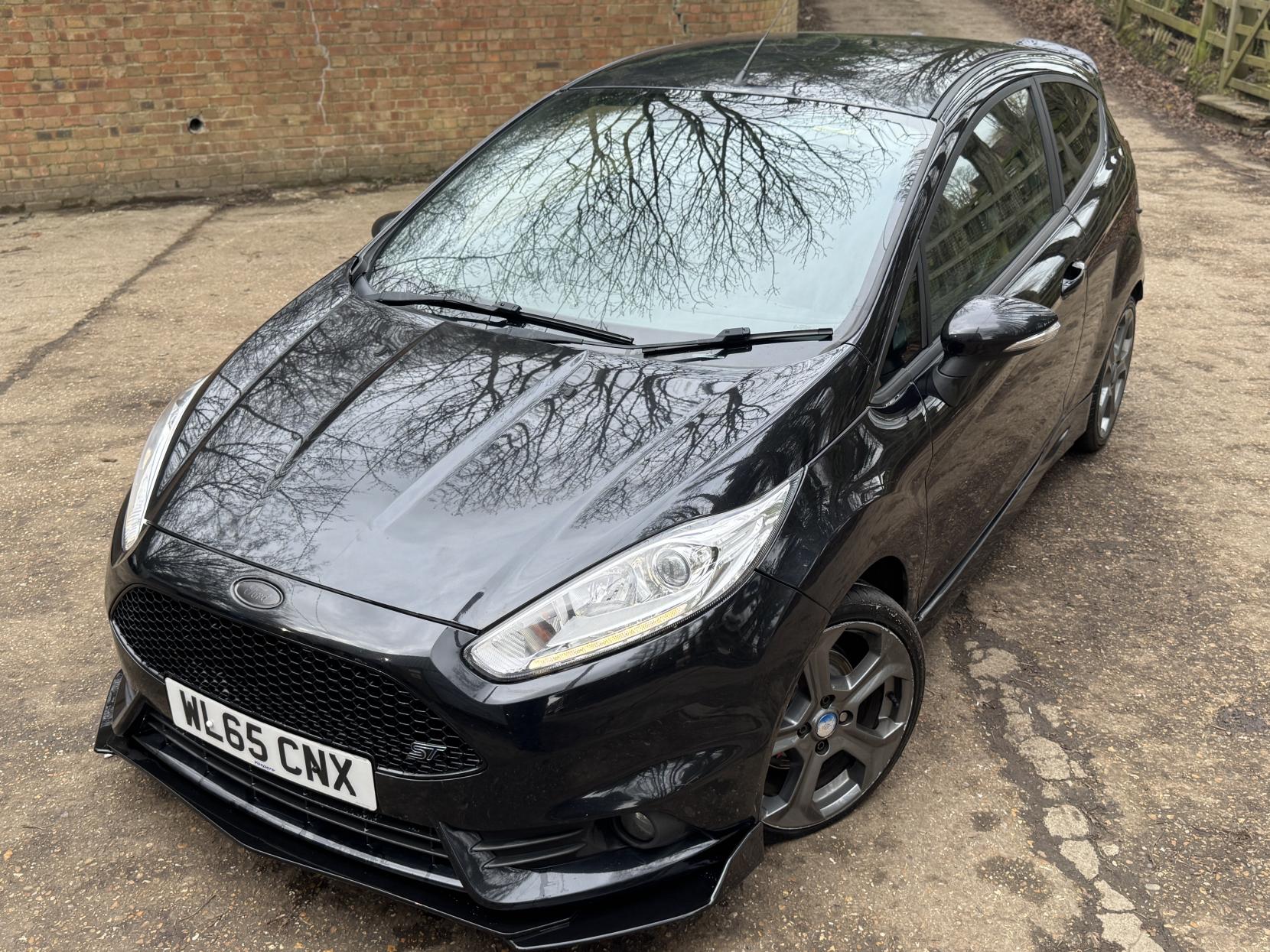 Ford Fiesta 1.6T EcoBoost ST-2 Hatchback 3dr Petrol Manual Euro 6 (182 ps)