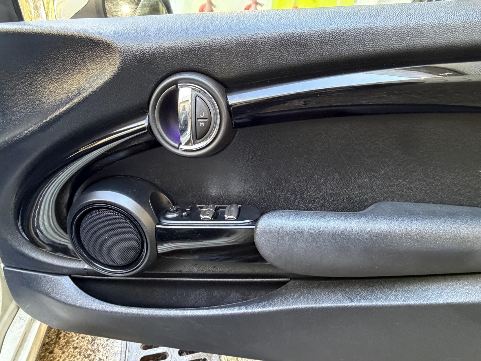 MINI Convertible 1.5 Cooper Sport Convertible 2dr Petrol Steptronic Euro 6 (s/s) (136 ps)