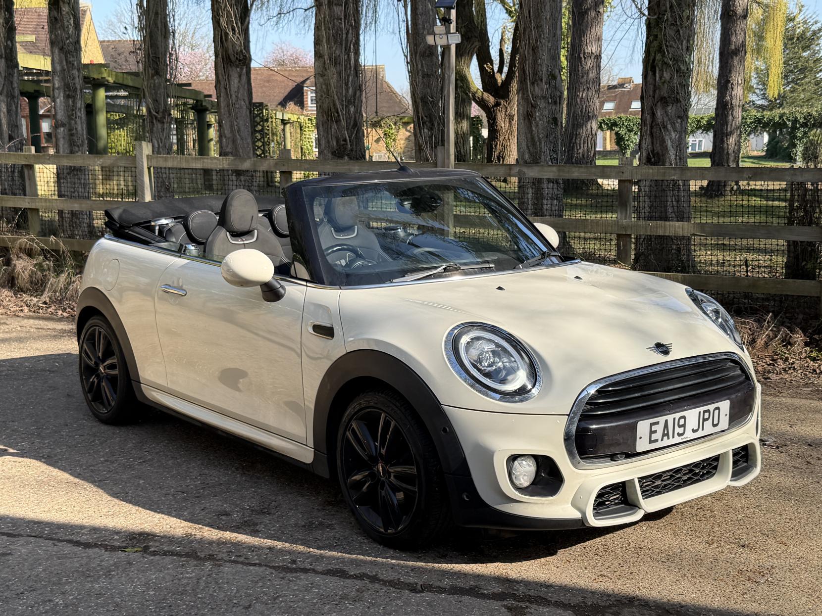 MINI Convertible 1.5 Cooper Sport Convertible 2dr Petrol Steptronic Euro 6 (s/s) (136 ps)