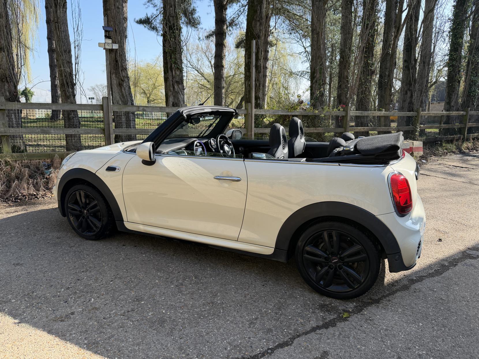 MINI Convertible 1.5 Cooper Sport Convertible 2dr Petrol Steptronic Euro 6 (s/s) (136 ps)