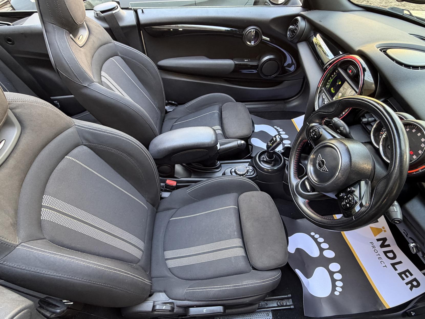 MINI Convertible 1.5 Cooper Sport Convertible 2dr Petrol Steptronic Euro 6 (s/s) (136 ps)