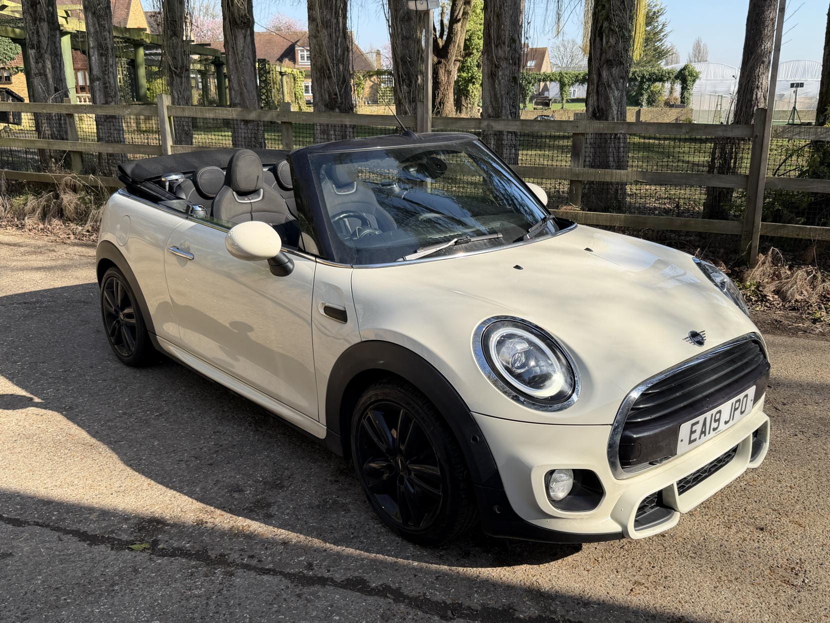 MINI Convertible 1.5 Cooper Sport Convertible 2dr Petrol Steptronic Euro 6 (s/s) (136 ps)