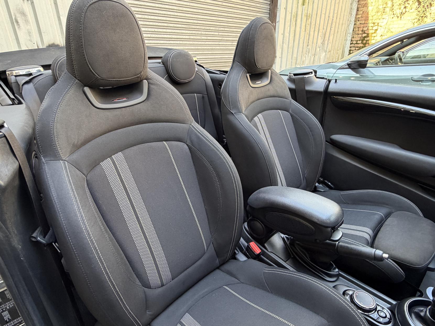 MINI Convertible 1.5 Cooper Sport Convertible 2dr Petrol Steptronic Euro 6 (s/s) (136 ps)