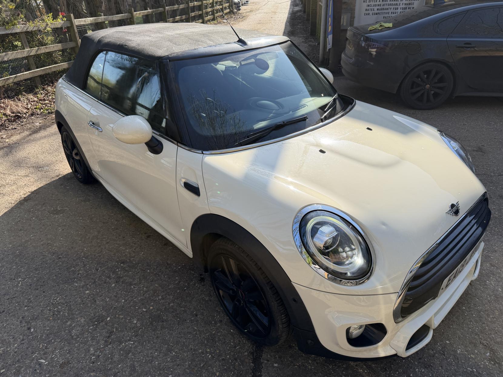 MINI Convertible 1.5 Cooper Sport Convertible 2dr Petrol Steptronic Euro 6 (s/s) (136 ps)