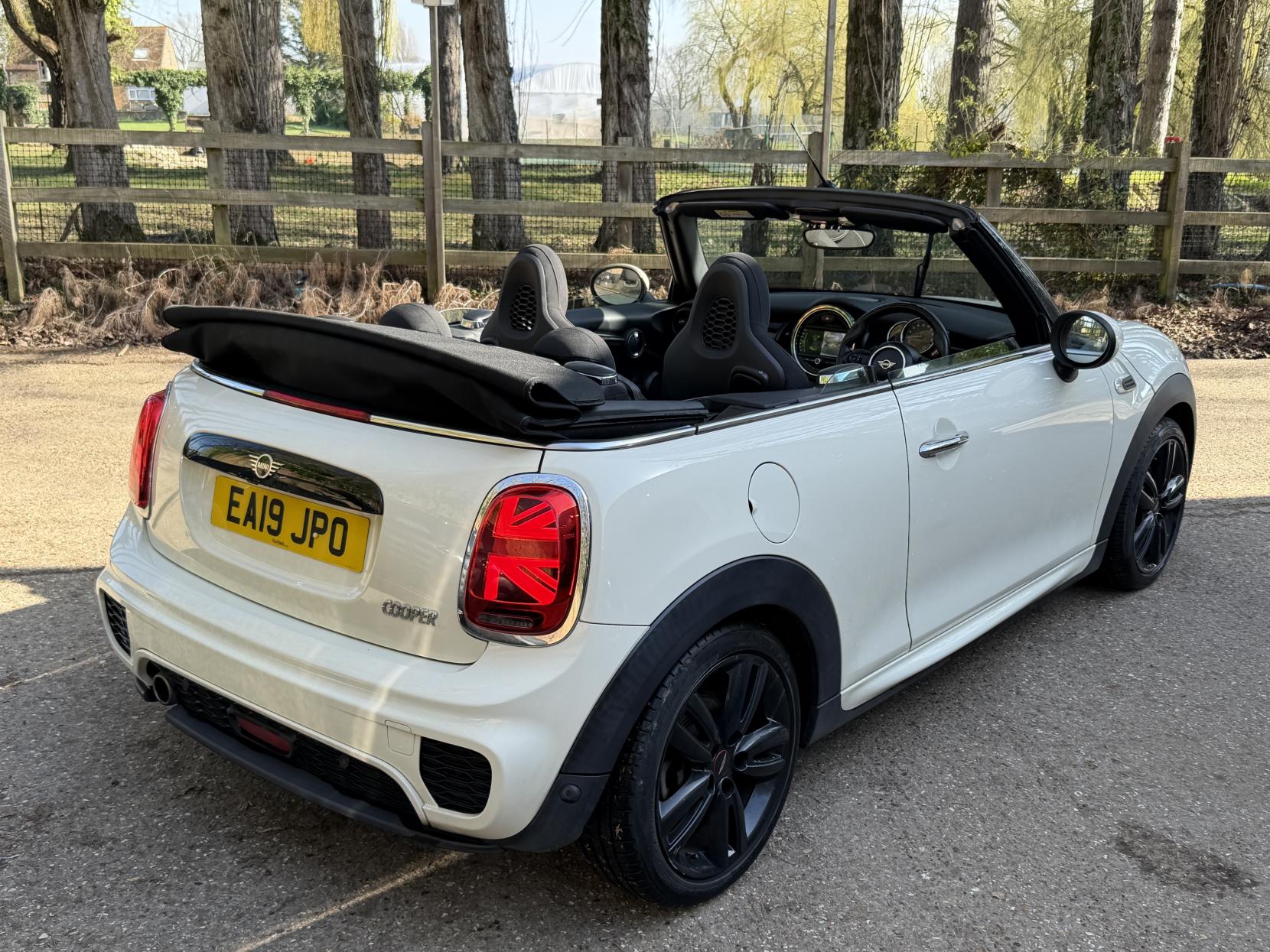 MINI Convertible 1.5 Cooper Sport Convertible 2dr Petrol Steptronic Euro 6 (s/s) (136 ps)