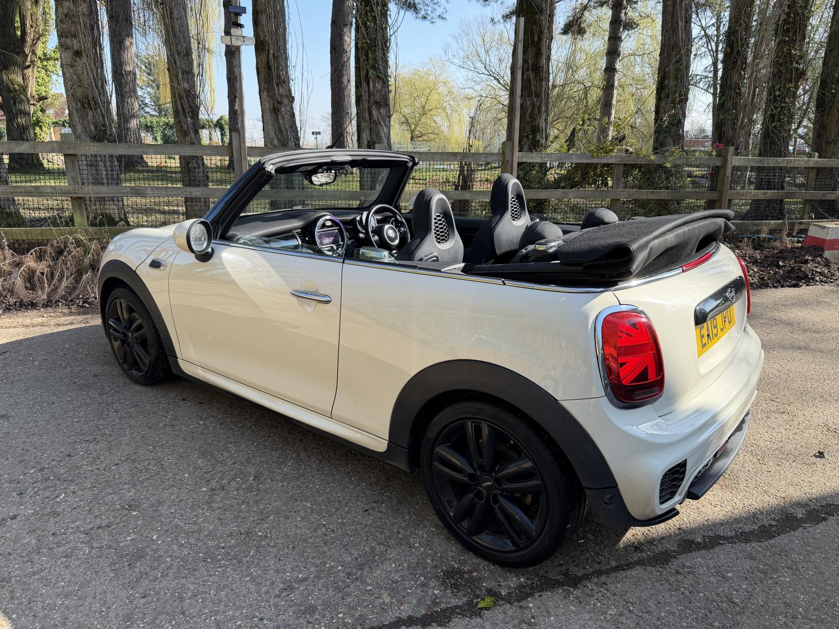 MINI Convertible 1.5 Cooper Sport Convertible 2dr Petrol Steptronic Euro 6 (s/s) (136 ps)