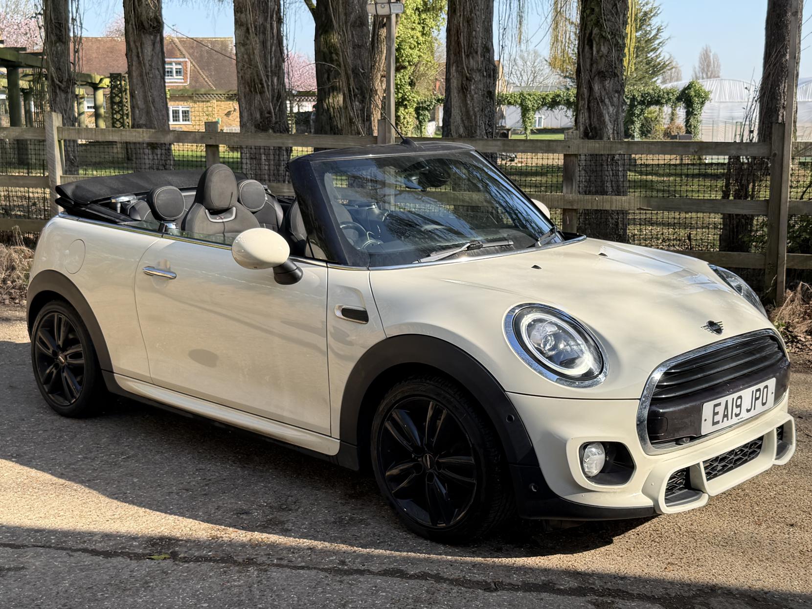 MINI Convertible 1.5 Cooper Sport Convertible 2dr Petrol Steptronic Euro 6 (s/s) (136 ps)