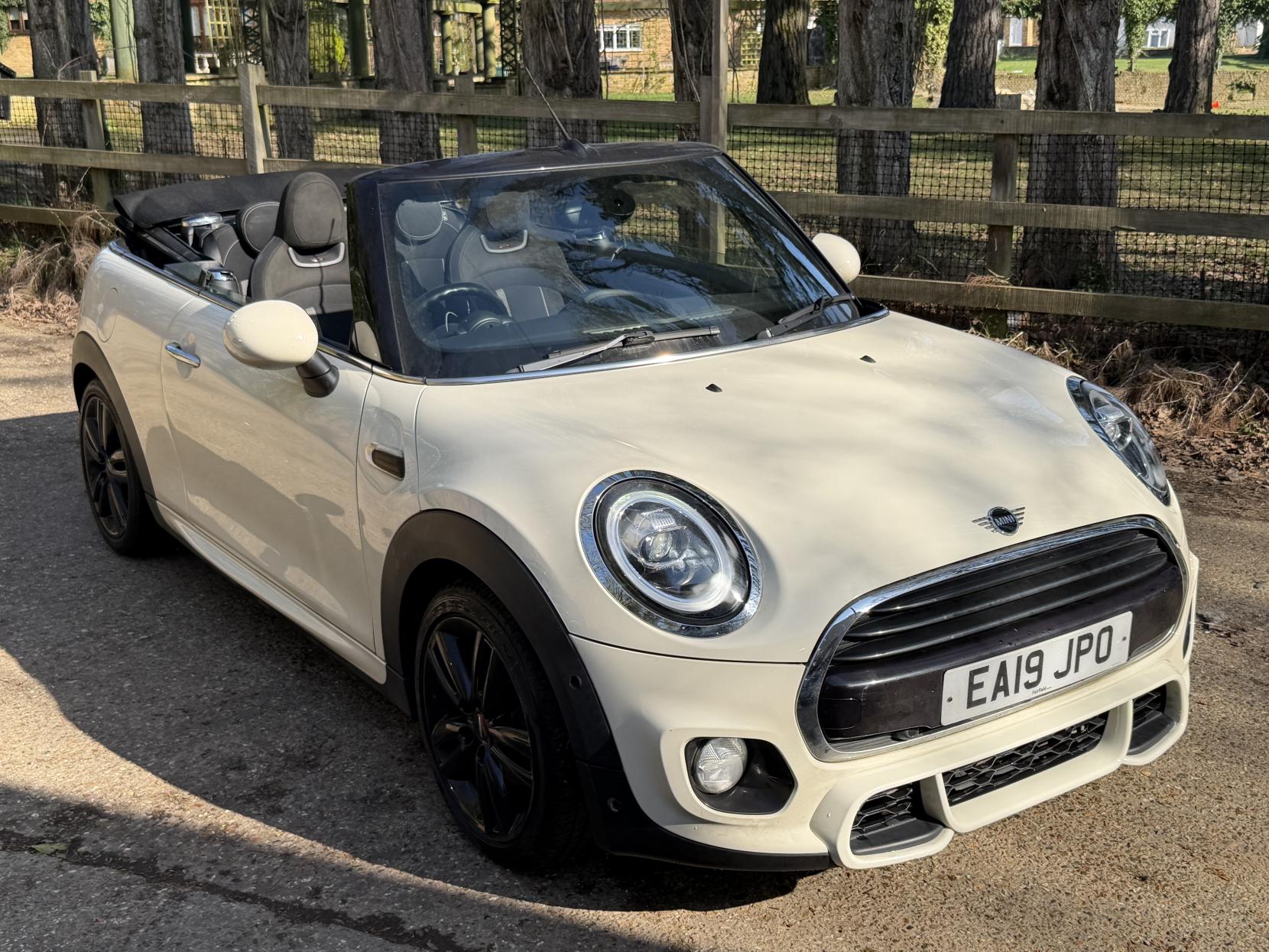 MINI Convertible 1.5 Cooper Sport Convertible 2dr Petrol Steptronic Euro 6 (s/s) (136 ps)