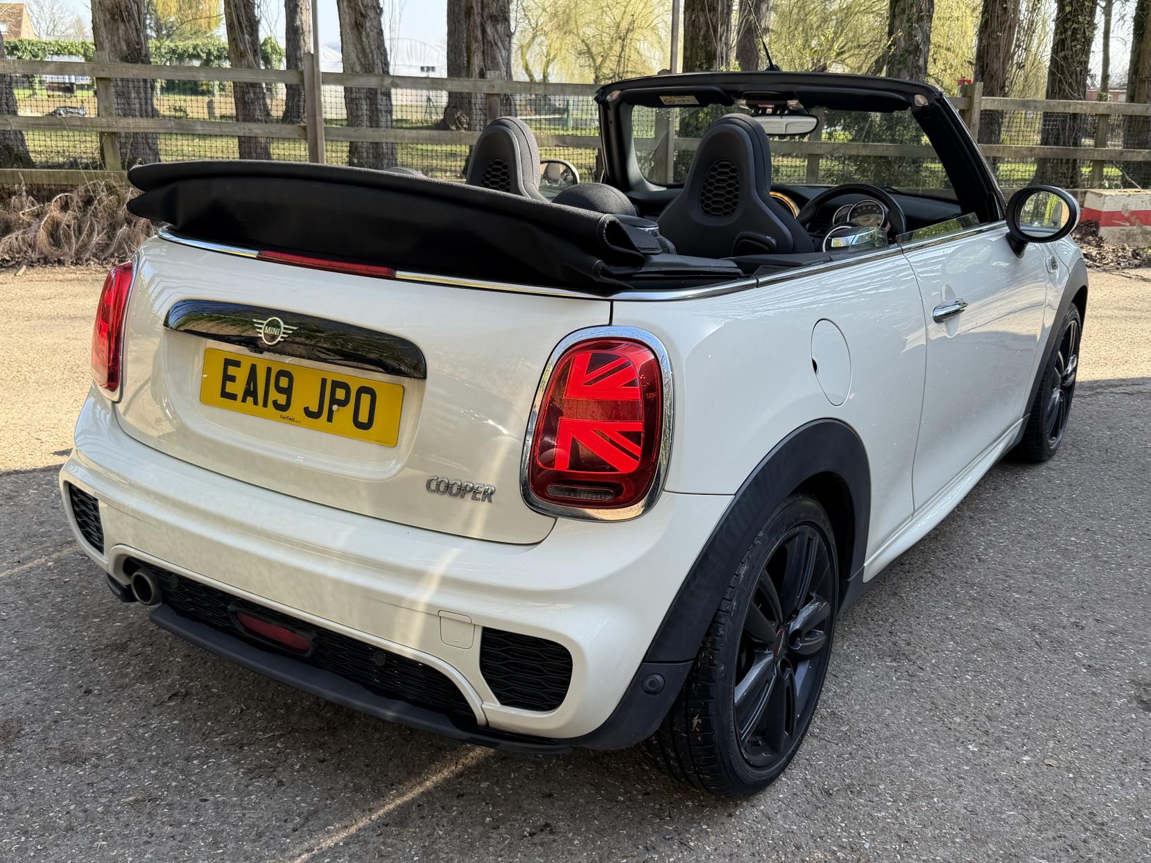 MINI Convertible 1.5 Cooper Sport Convertible 2dr Petrol Steptronic Euro 6 (s/s) (136 ps)