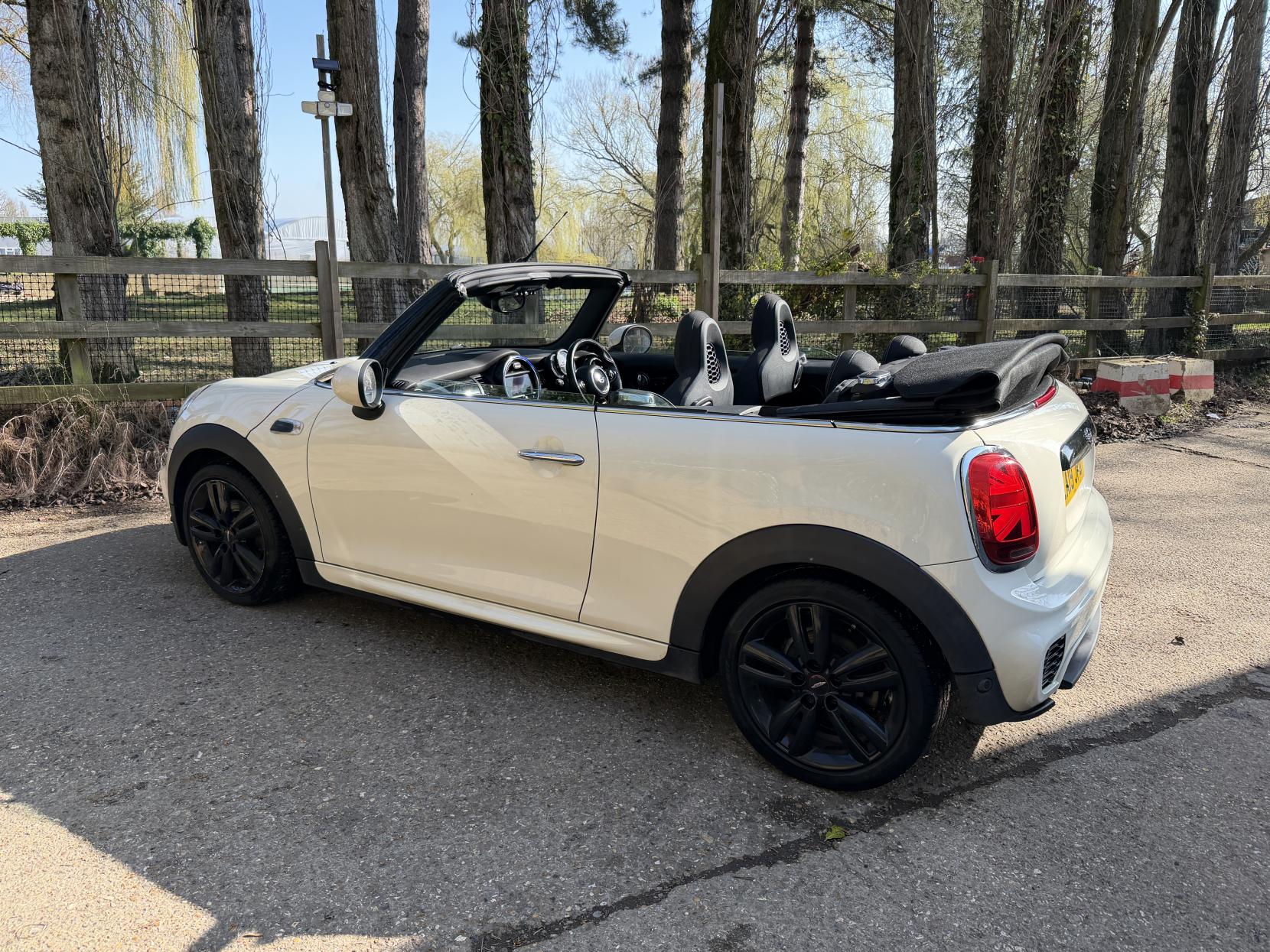 MINI Convertible 1.5 Cooper Sport Convertible 2dr Petrol Steptronic Euro 6 (s/s) (136 ps)