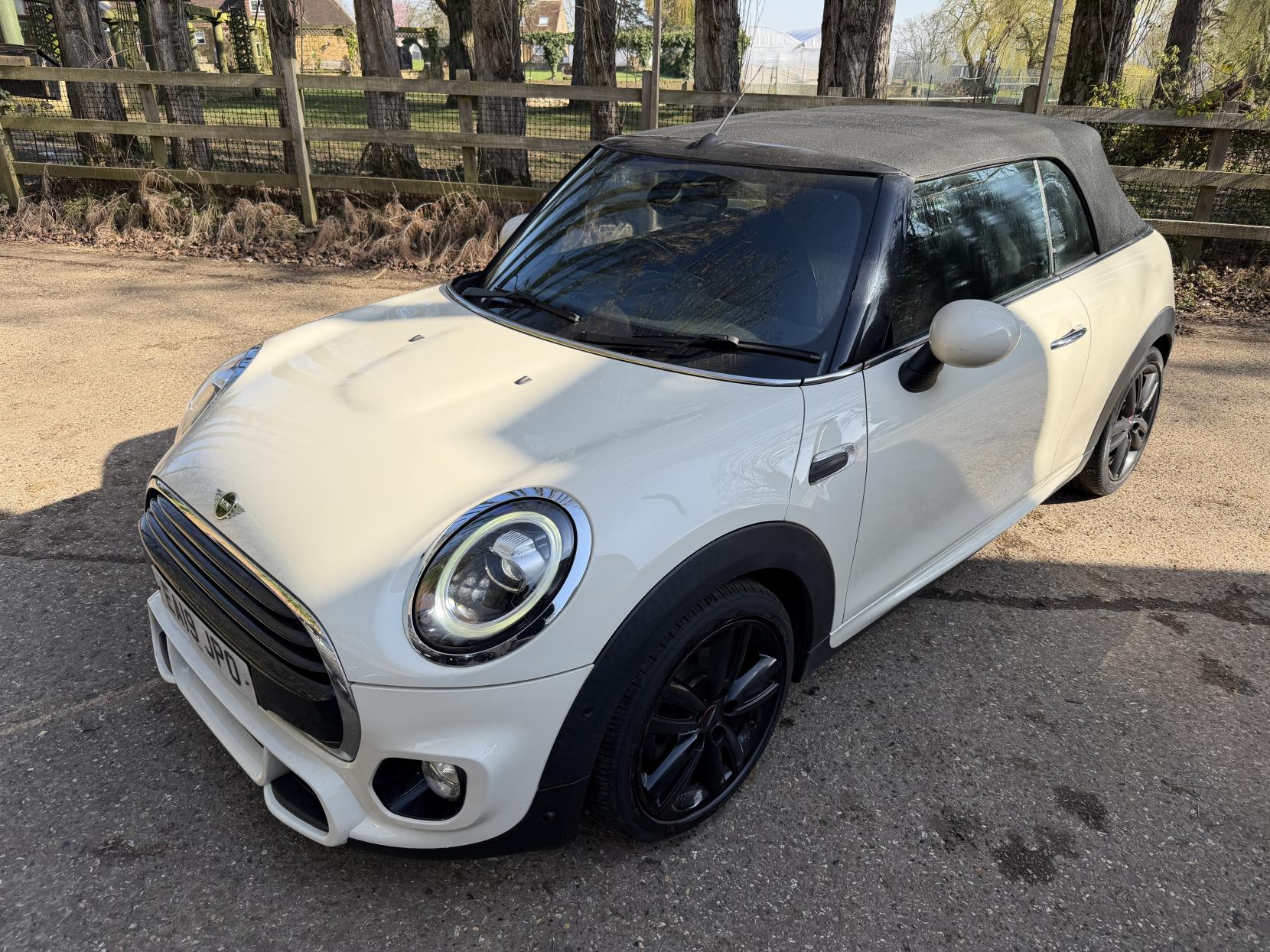 MINI Convertible 1.5 Cooper Sport Convertible 2dr Petrol Steptronic Euro 6 (s/s) (136 ps)