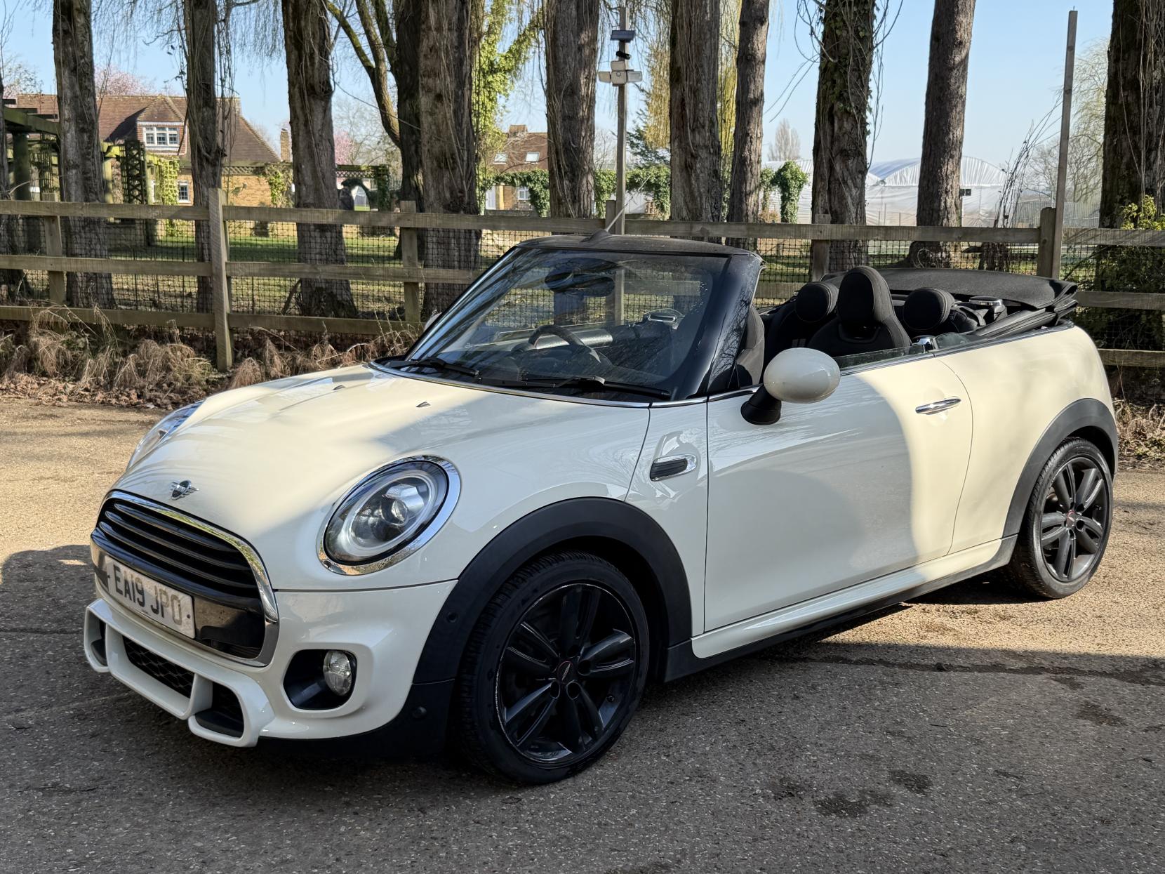 MINI Convertible 1.5 Cooper Sport Convertible 2dr Petrol Steptronic Euro 6 (s/s) (136 ps)