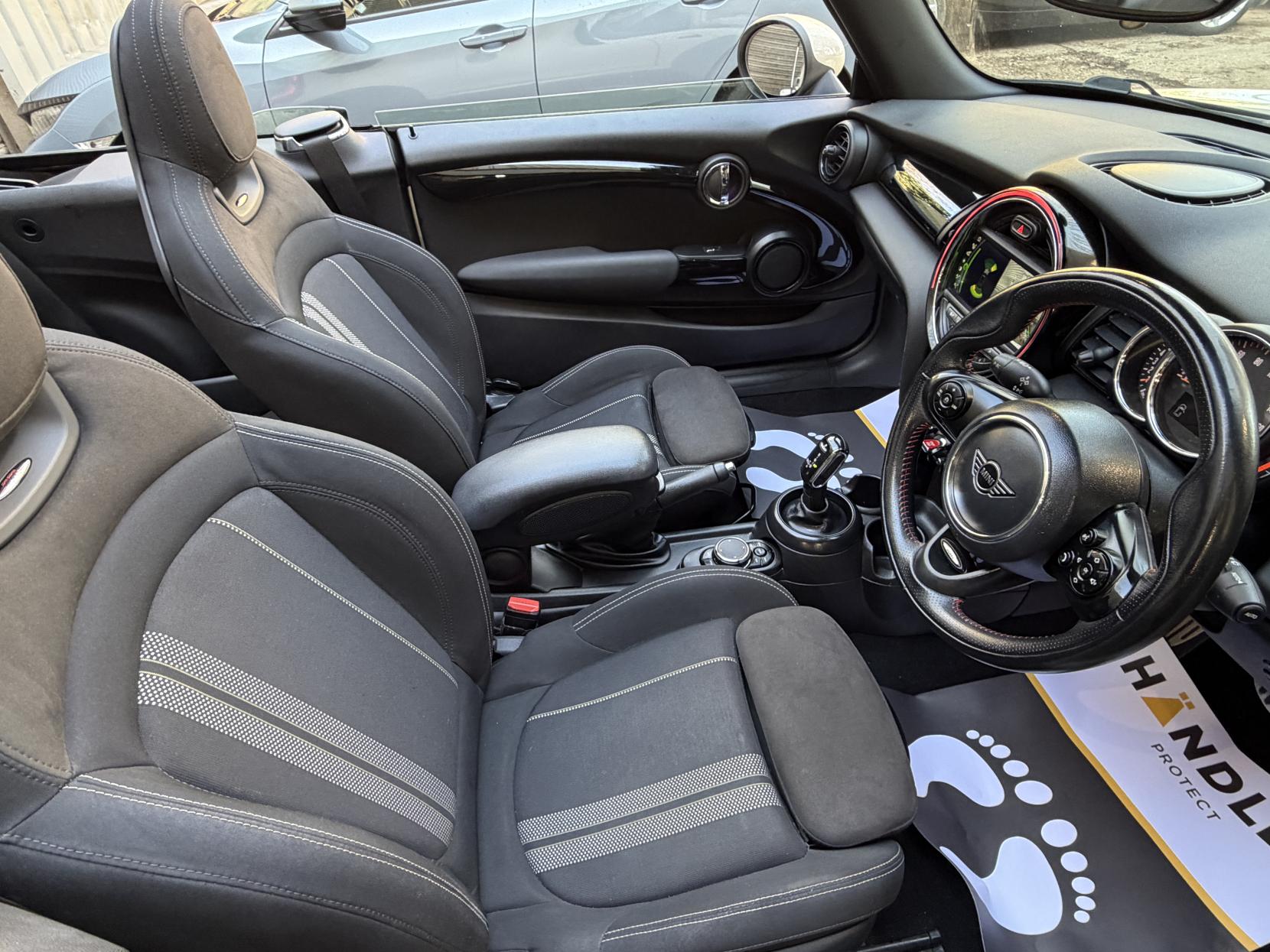 MINI Convertible 1.5 Cooper Sport Convertible 2dr Petrol Steptronic Euro 6 (s/s) (136 ps)