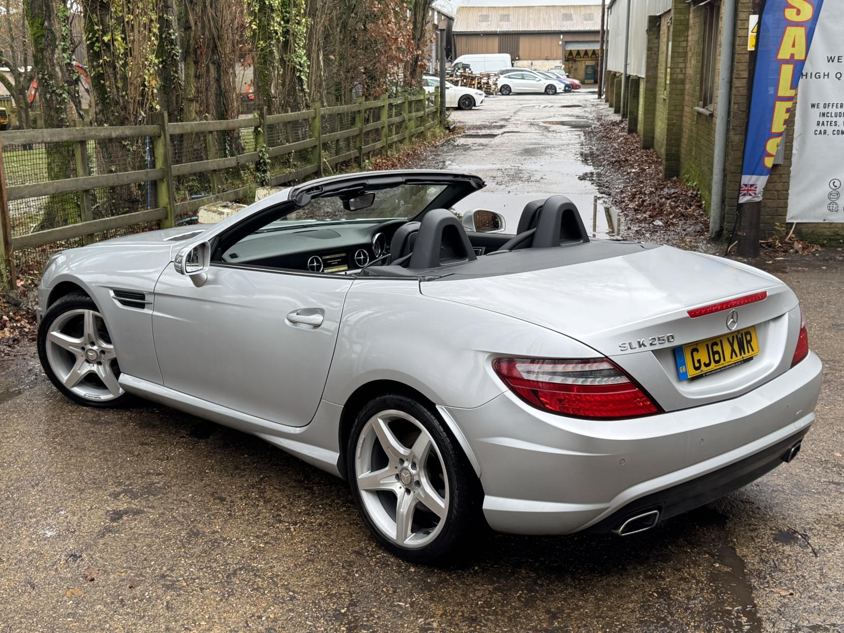 Mercedes-Benz SLK 1.8 SLK250 BlueEfficiency AMG Sport Edition 125 Convertible 2dr Petrol G-Tronic+ Euro 5 (s/s) (204 ps)