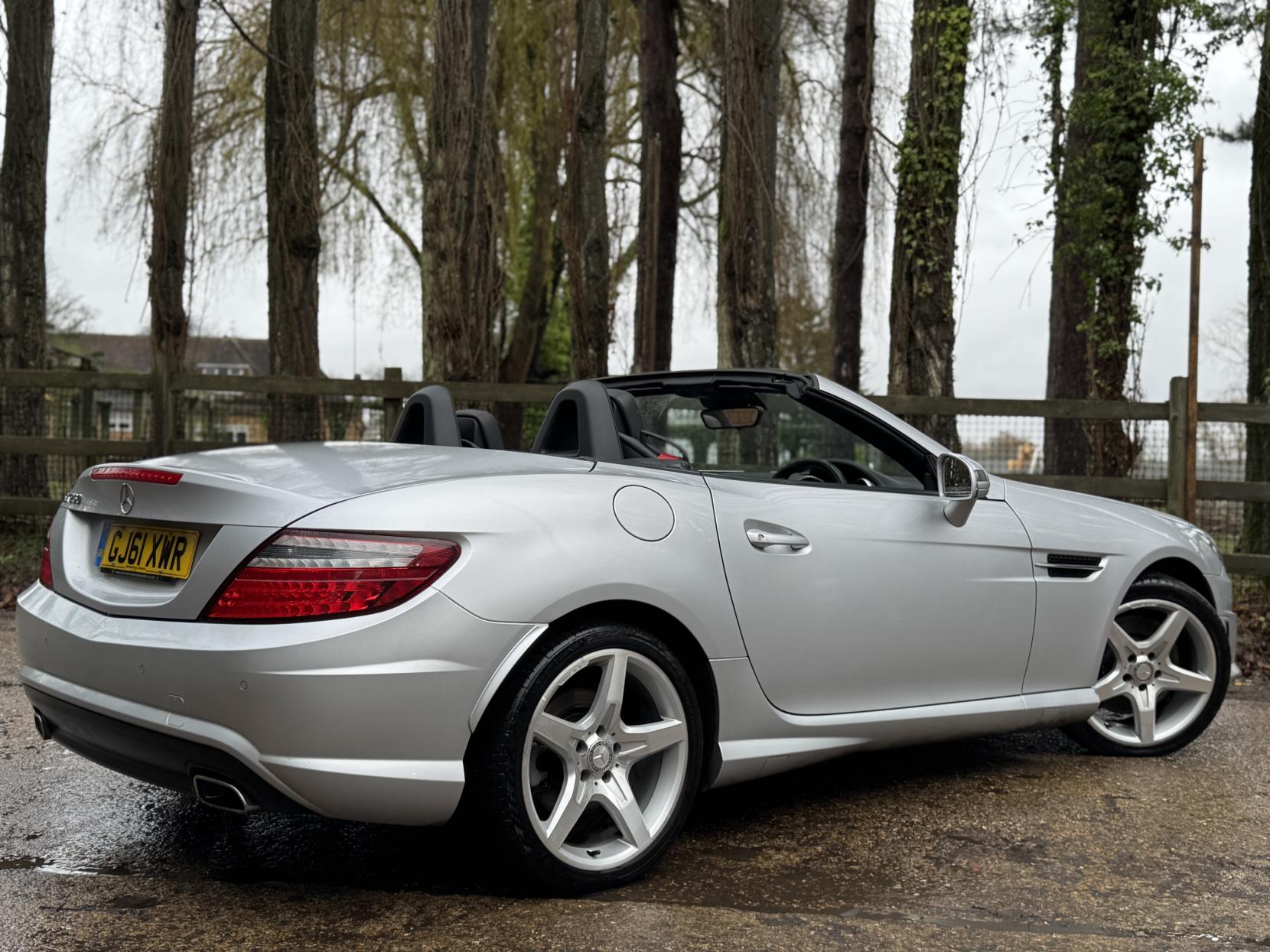 Mercedes-Benz SLK 1.8 SLK250 BlueEfficiency AMG Sport Edition 125 Convertible 2dr Petrol G-Tronic+ Euro 5 (s/s) (204 ps)