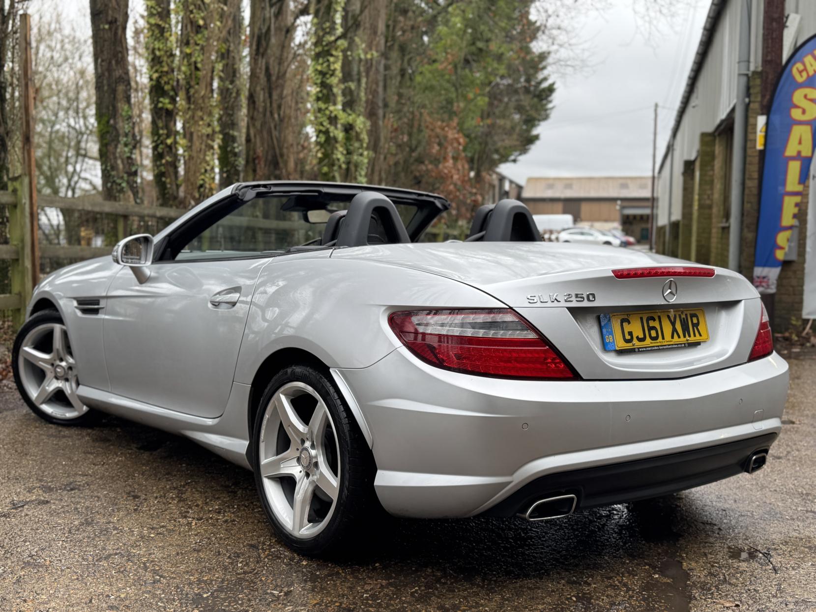 Mercedes-Benz SLK 1.8 SLK250 BlueEfficiency AMG Sport Edition 125 Convertible 2dr Petrol G-Tronic+ Euro 5 (s/s) (204 ps)