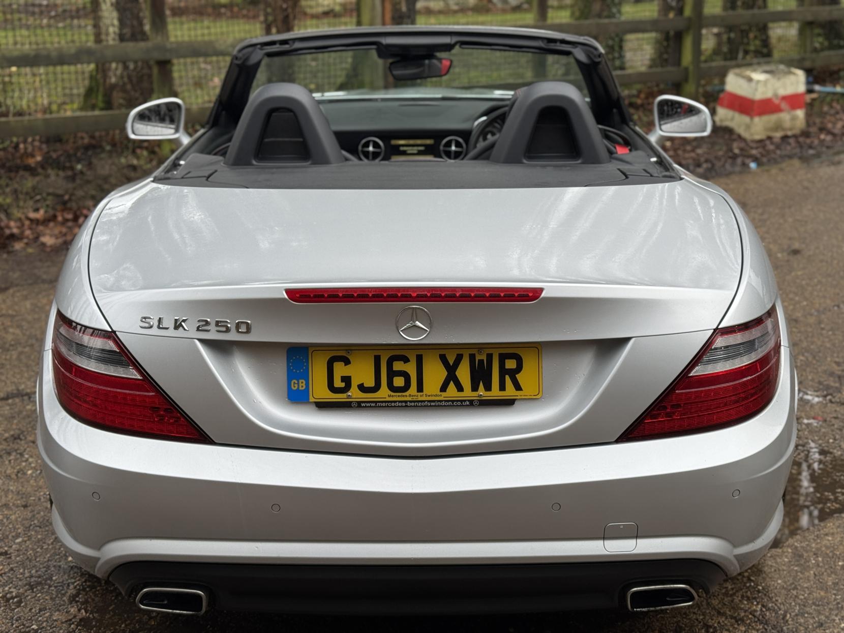 Mercedes-Benz SLK 1.8 SLK250 BlueEfficiency AMG Sport Edition 125 Convertible 2dr Petrol G-Tronic+ Euro 5 (s/s) (204 ps)