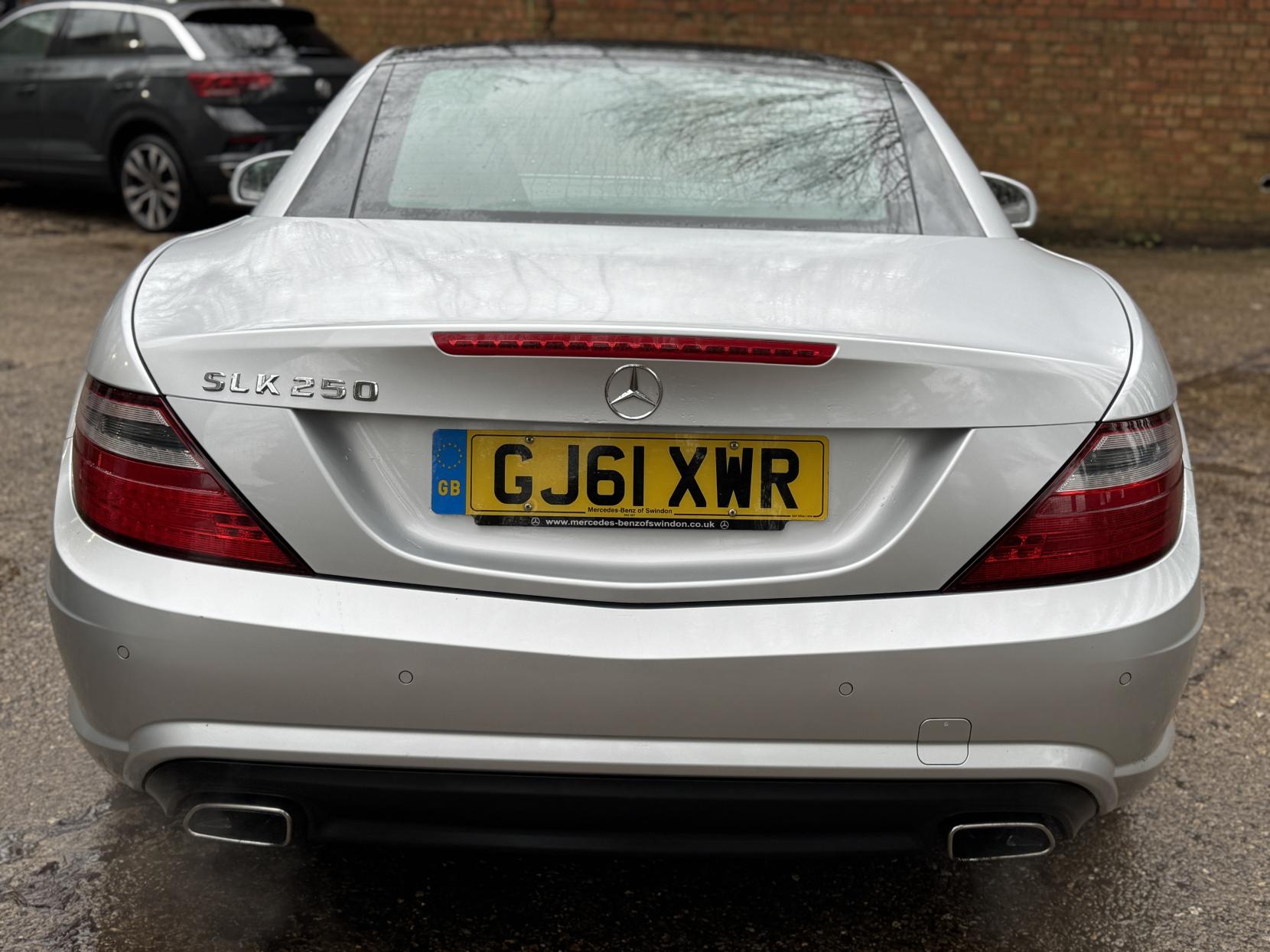 Mercedes-Benz SLK 1.8 SLK250 BlueEfficiency AMG Sport Edition 125 Convertible 2dr Petrol G-Tronic+ Euro 5 (s/s) (204 ps)