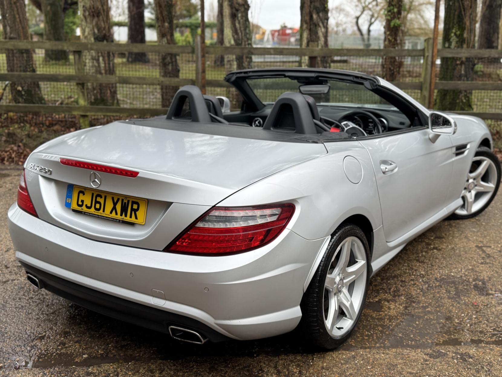 Mercedes-Benz SLK 1.8 SLK250 BlueEfficiency AMG Sport Edition 125 Convertible 2dr Petrol G-Tronic+ Euro 5 (s/s) (204 ps)