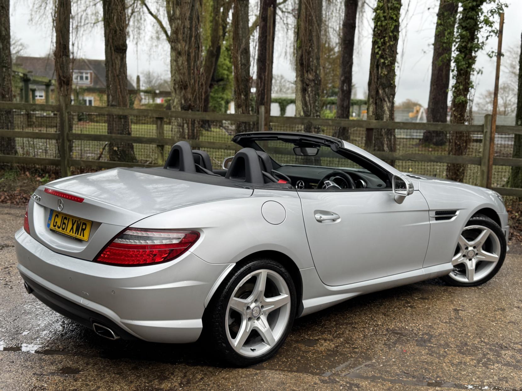 Mercedes-Benz SLK 1.8 SLK250 BlueEfficiency AMG Sport Edition 125 Convertible 2dr Petrol G-Tronic+ Euro 5 (s/s) (204 ps)