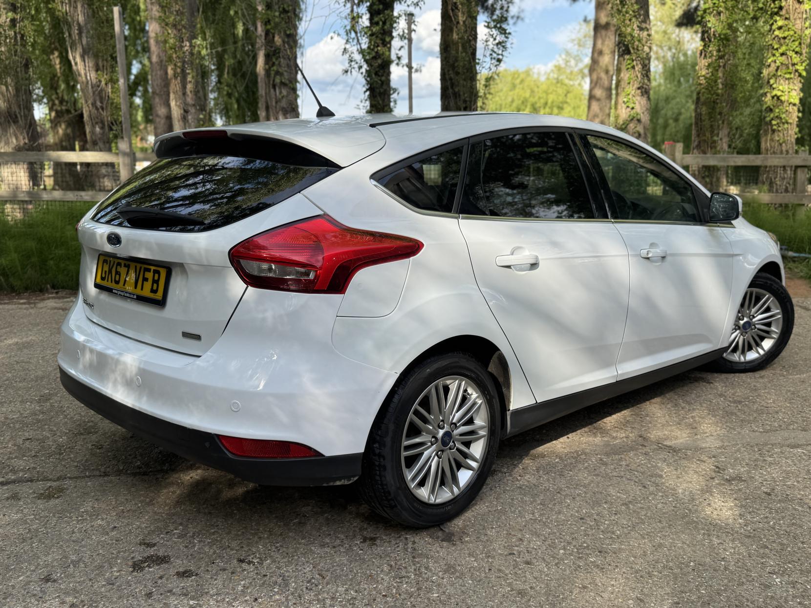 Ford Focus 1.0T EcoBoost Zetec Edition Hatchback 5dr Petrol Manual Euro 6 (s/s) (100 ps)