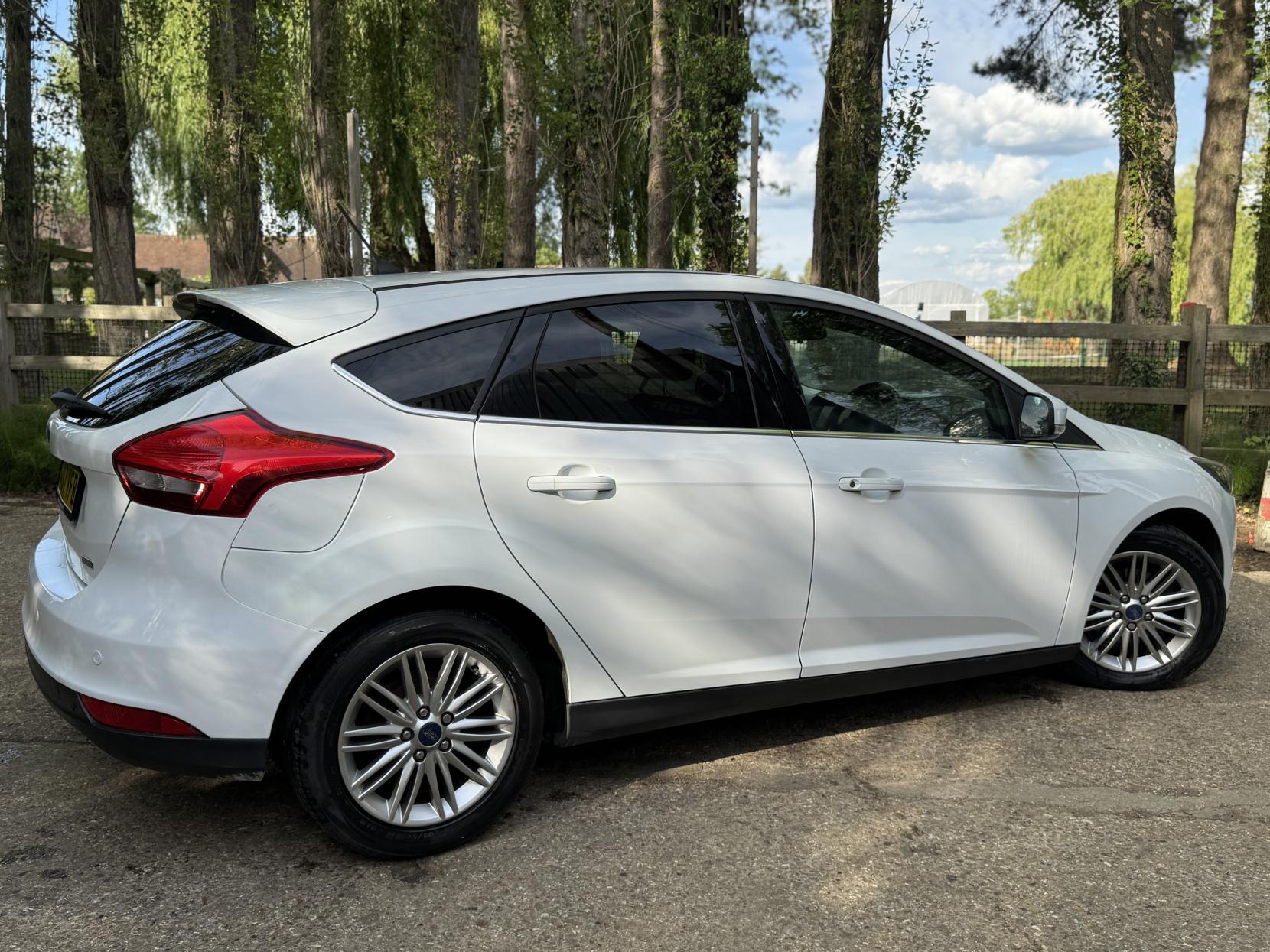 Ford Focus 1.0T EcoBoost Zetec Edition Hatchback 5dr Petrol Manual Euro 6 (s/s) (100 ps)