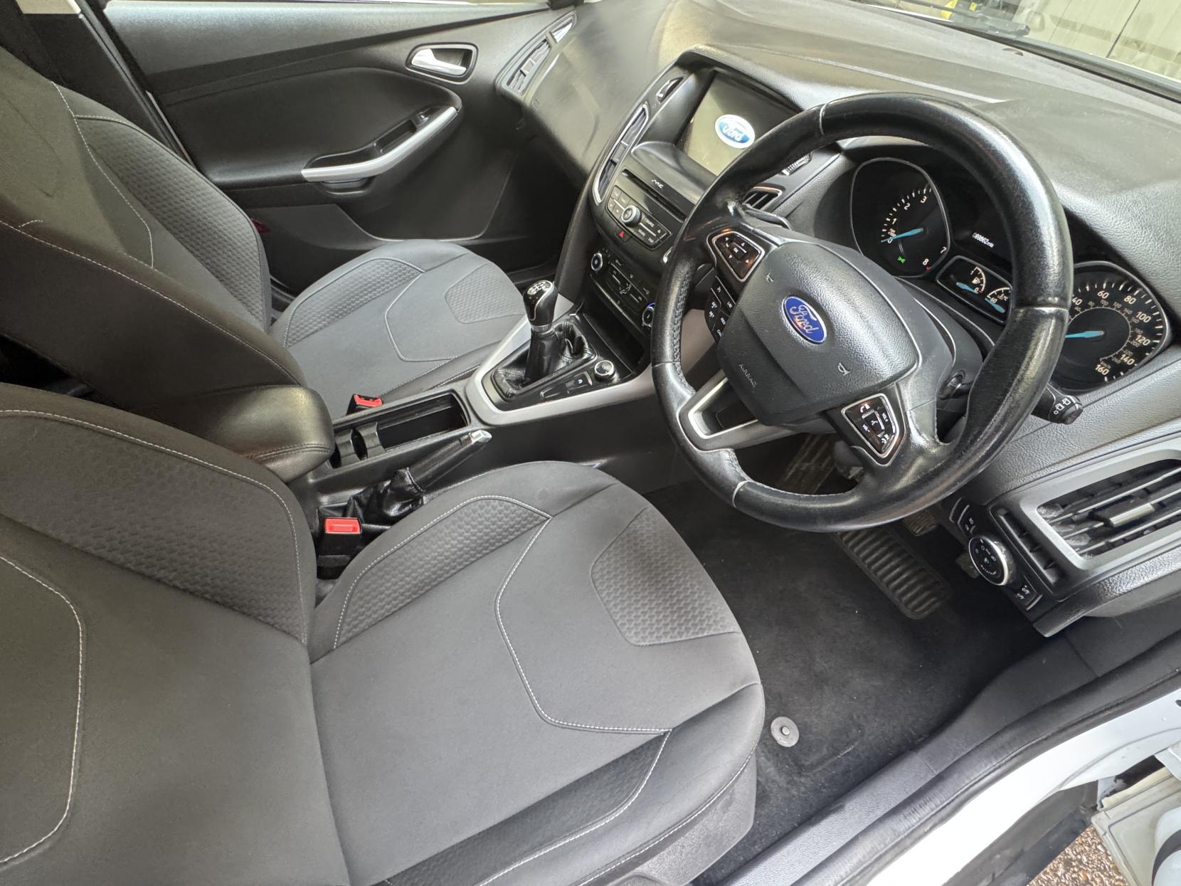 Ford Focus 1.0T EcoBoost Zetec Edition Hatchback 5dr Petrol Manual Euro 6 (s/s) (100 ps)