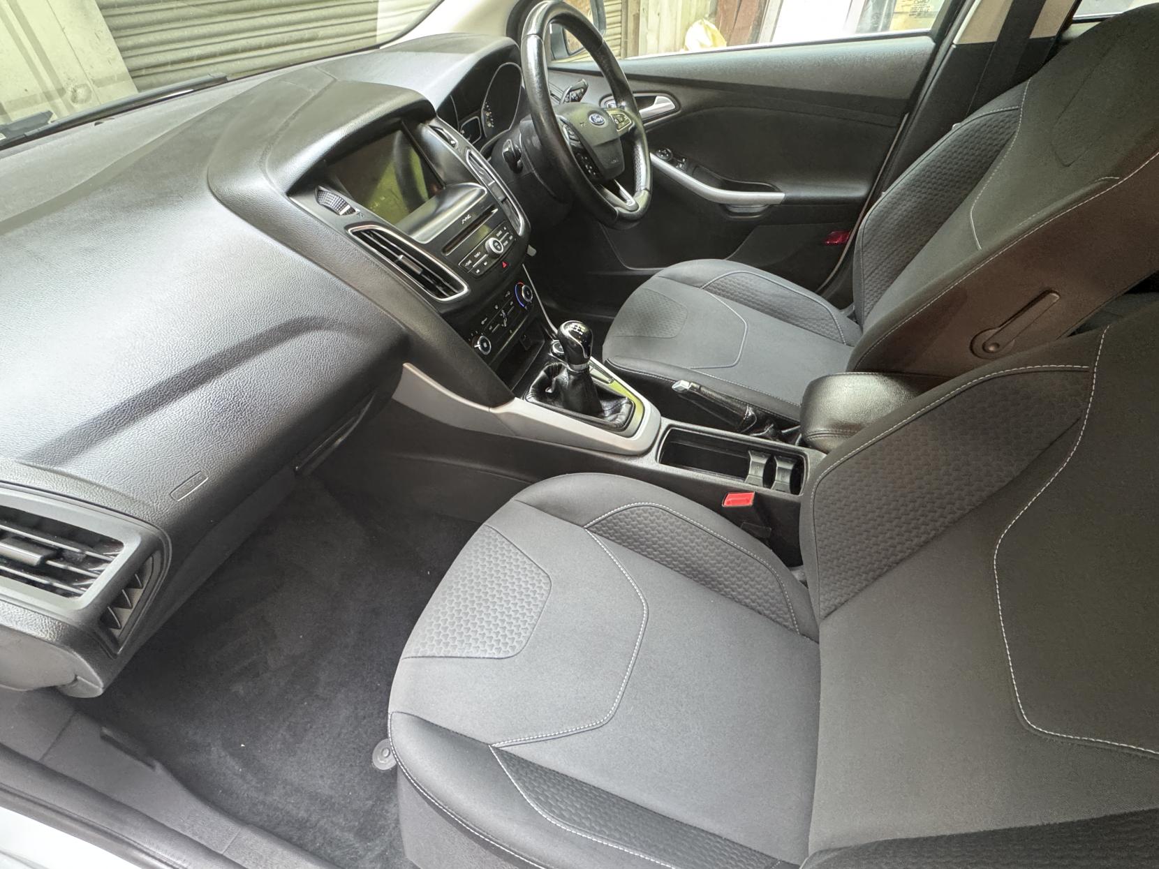 Ford Focus 1.0T EcoBoost Zetec Edition Hatchback 5dr Petrol Manual Euro 6 (s/s) (100 ps)