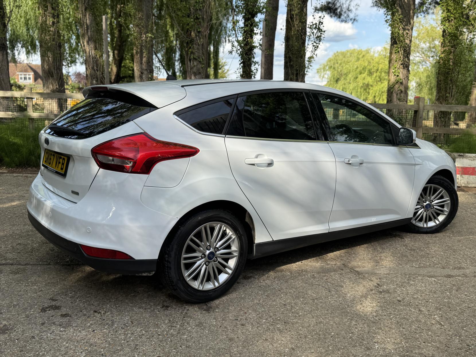 Ford Focus 1.0T EcoBoost Zetec Edition Hatchback 5dr Petrol Manual Euro 6 (s/s) (100 ps)