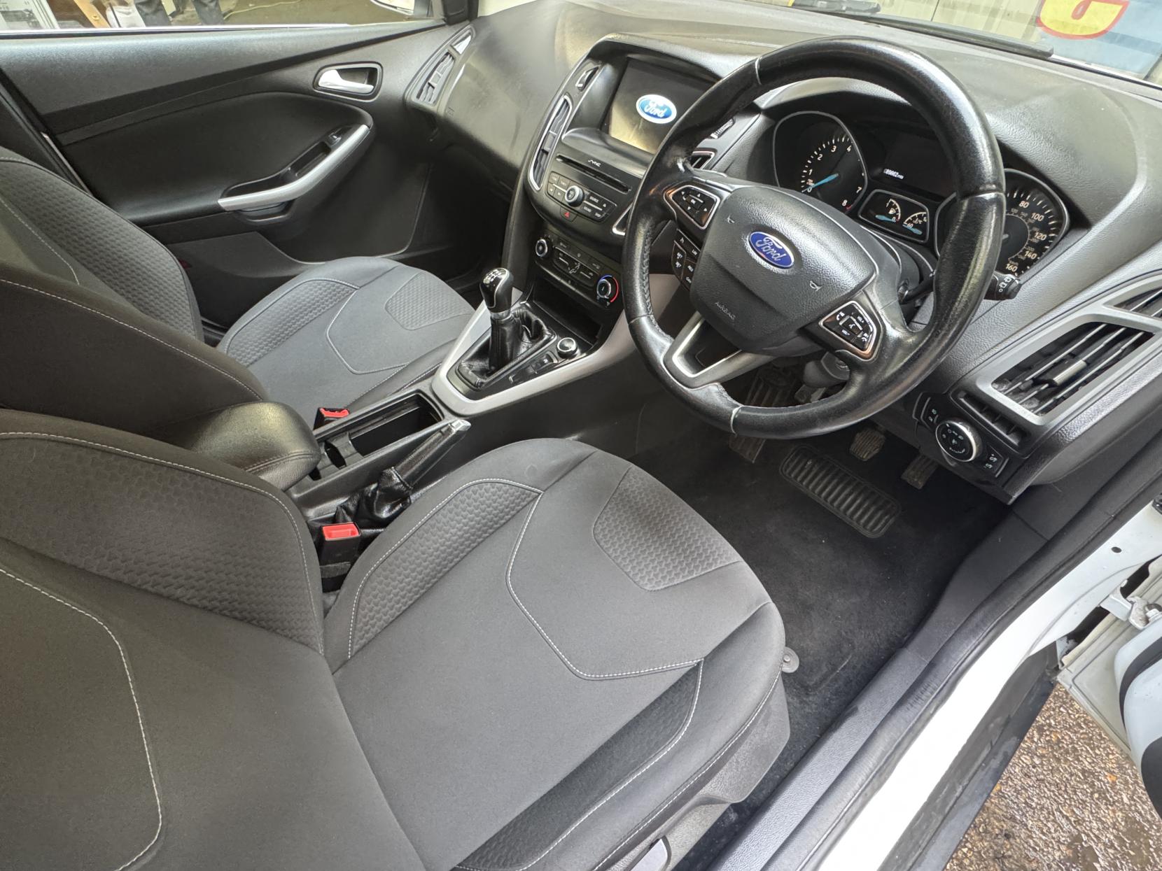 Ford Focus 1.0T EcoBoost Zetec Edition Hatchback 5dr Petrol Manual Euro 6 (s/s) (100 ps)