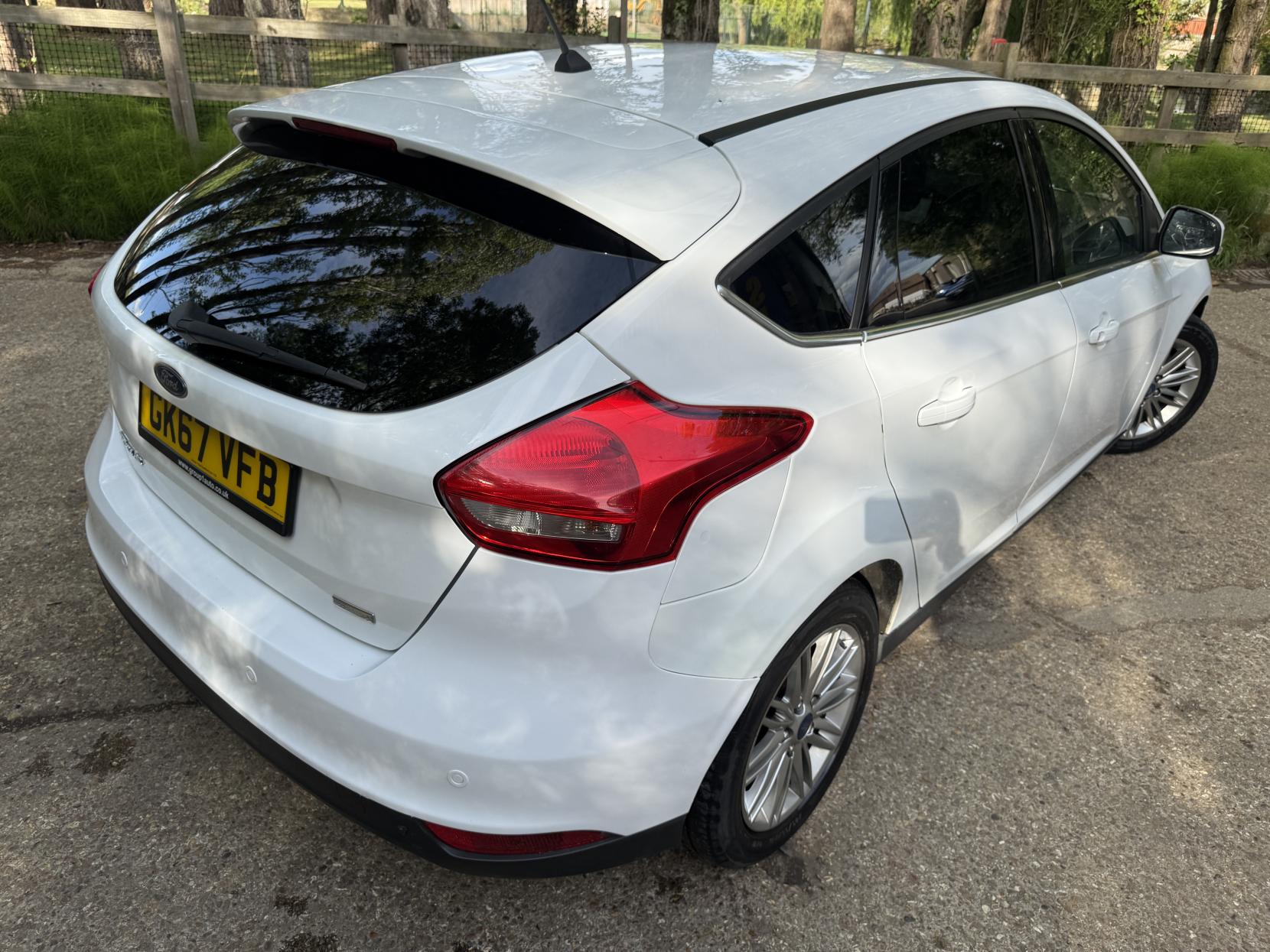 Ford Focus 1.0T EcoBoost Zetec Edition Hatchback 5dr Petrol Manual Euro 6 (s/s) (100 ps)