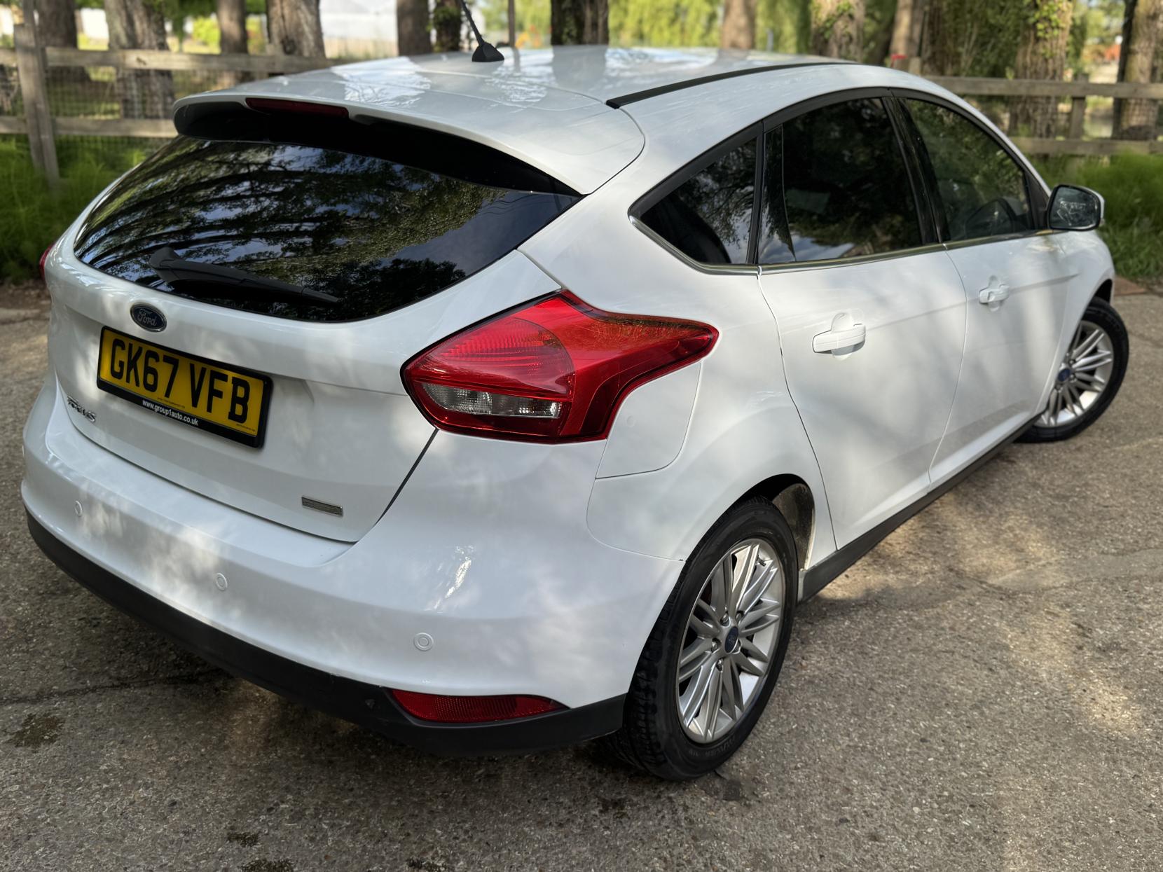 Ford Focus 1.0T EcoBoost Zetec Edition Hatchback 5dr Petrol Manual Euro 6 (s/s) (100 ps)